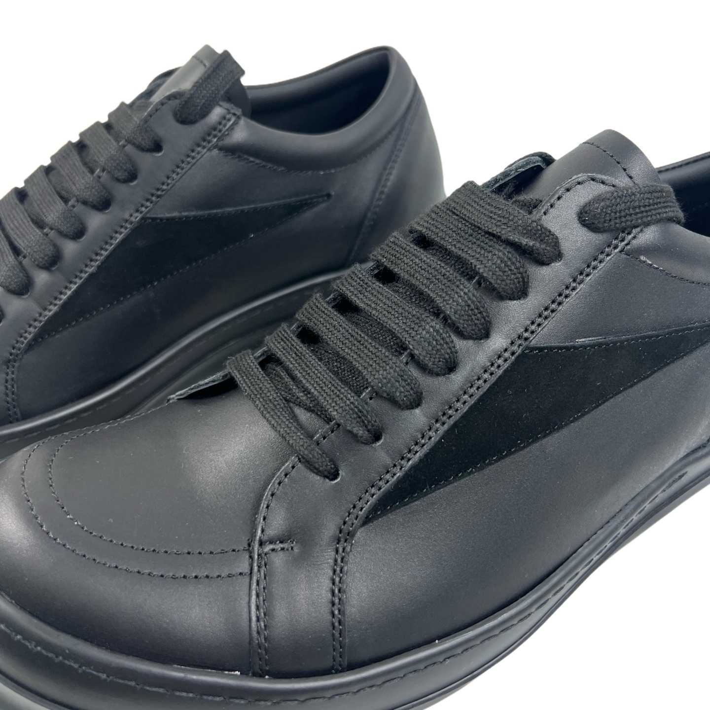Rick Owens Low Top Sneakers - DesignerGu