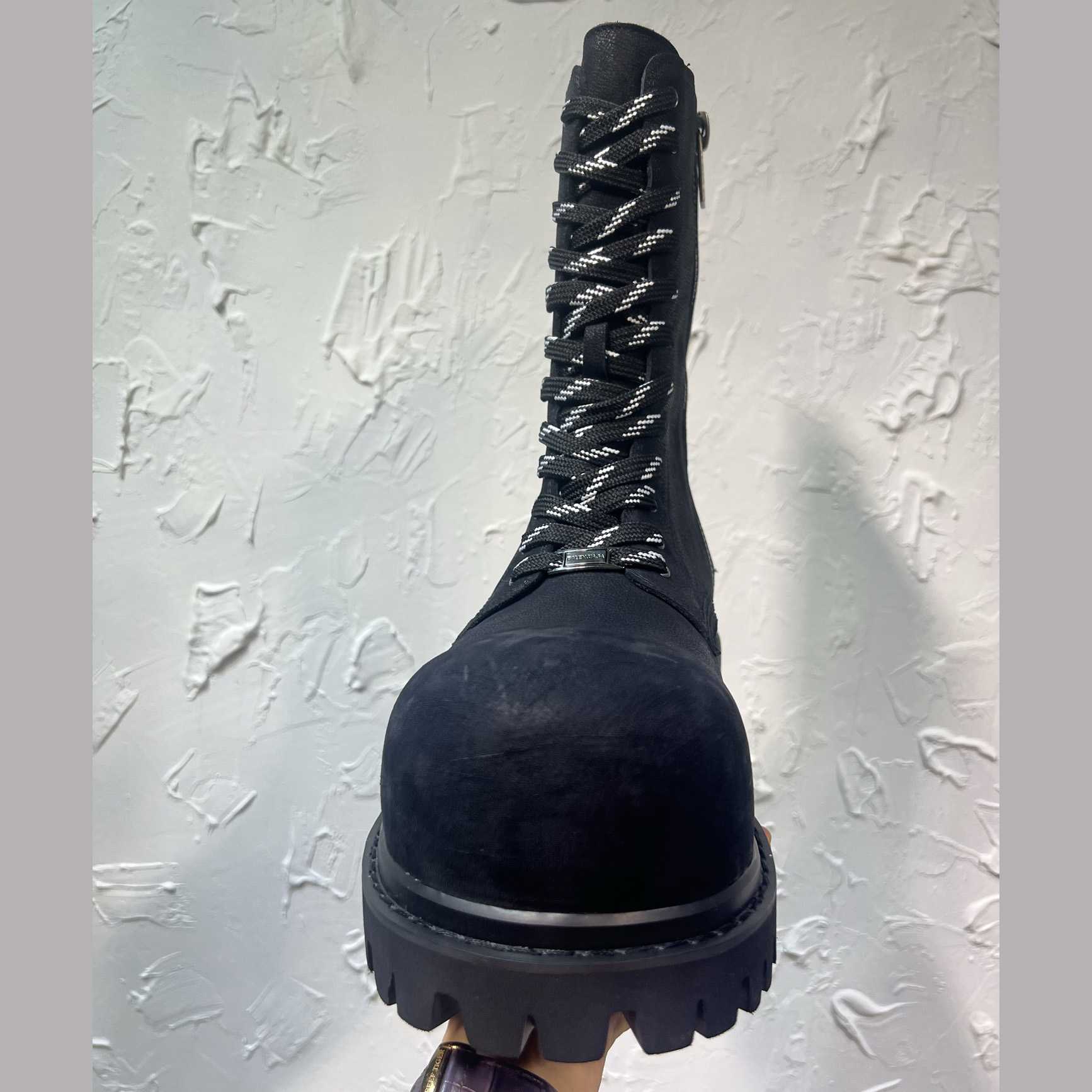 Balenciaga Stomper Zipped Bootie In Black - DesignerGu