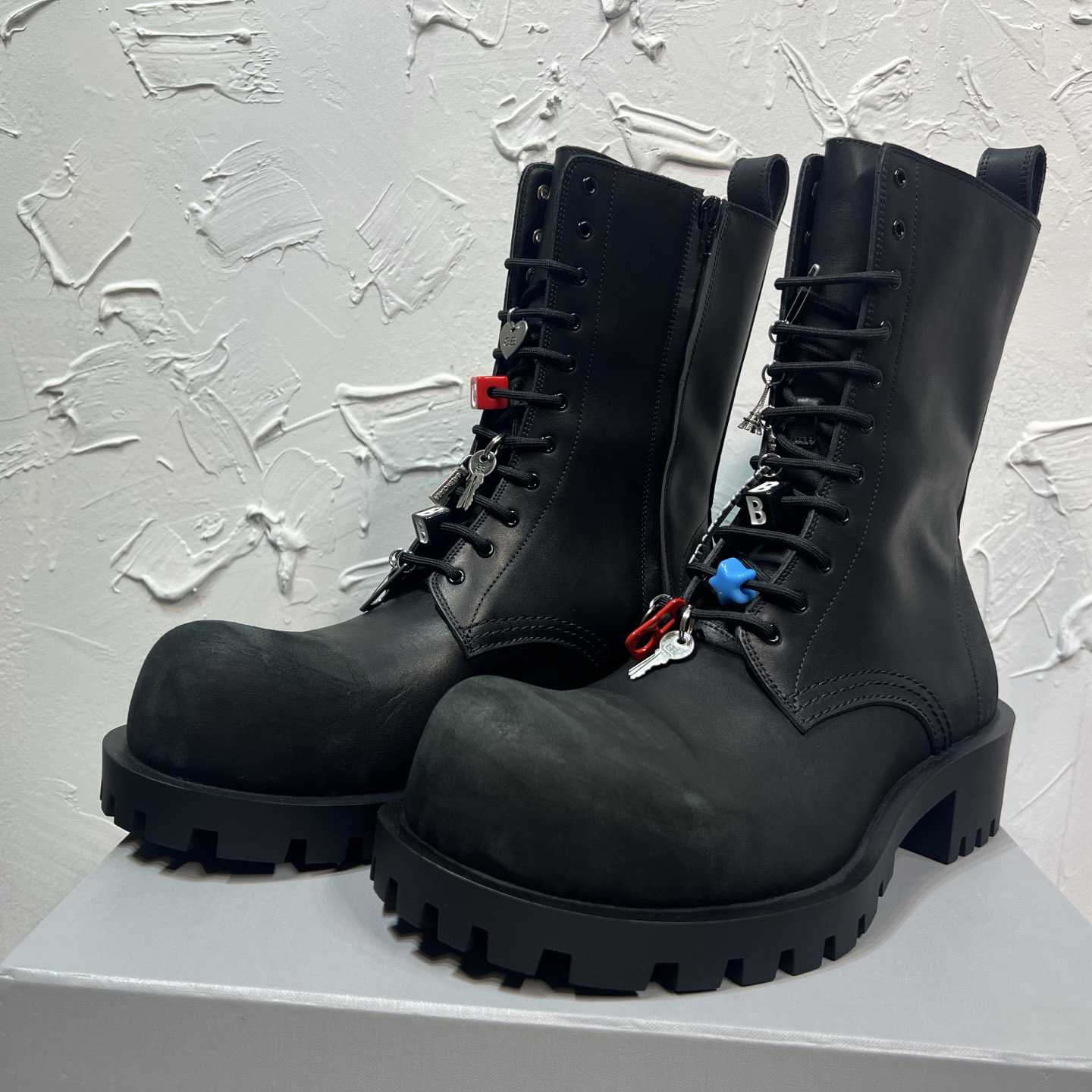 Balenciaga Hummer Lace-Up Bootie In Black - DesignerGu