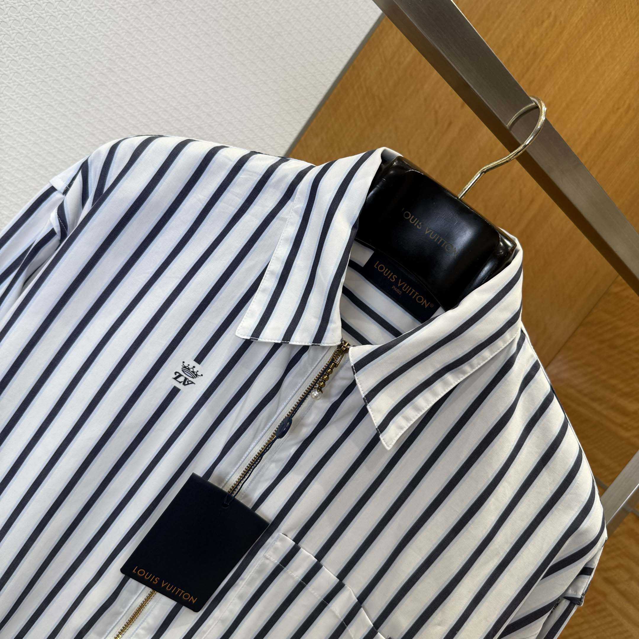 Louis Vuitton Long-Sleeved Zip-Up Shirt    1AIKA2 - DesignerGu