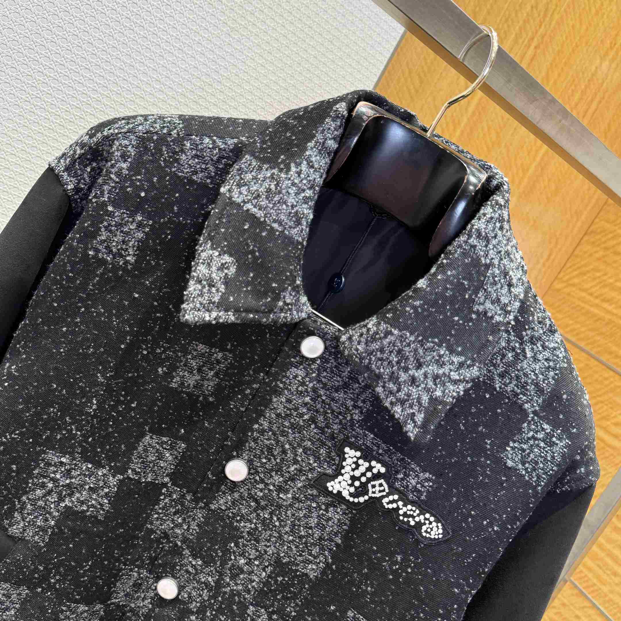 Louis Vuitton Mix Leather Varsity Blouson   1AHBV6 - DesignerGu