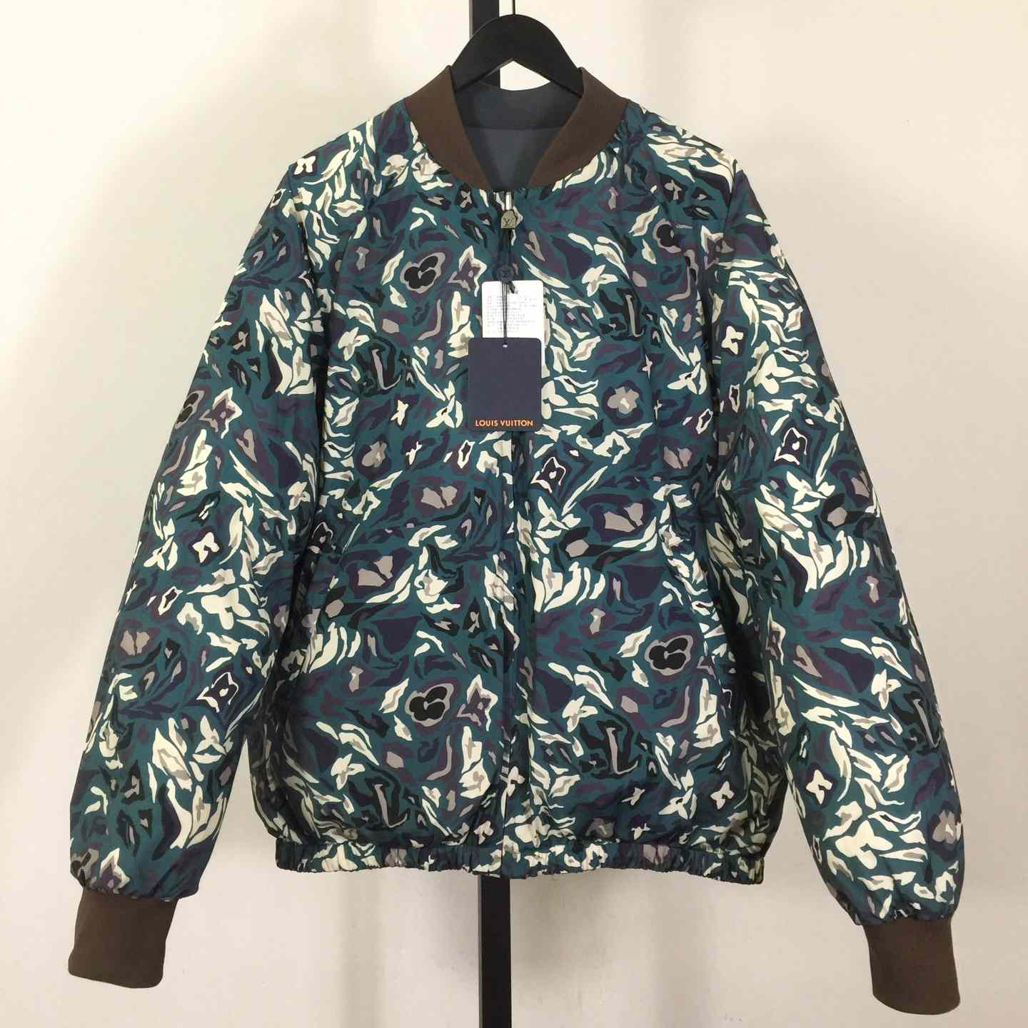 Louis Vuitton Reversible Puffer Jacket   1AILOE - DesignerGu