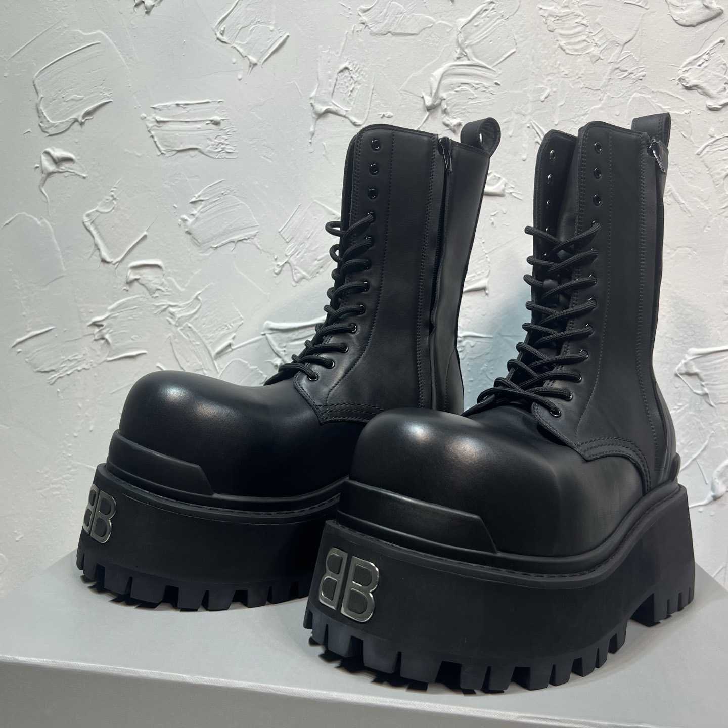 Balenciaga Strike Platform Bootie In Black - DesignerGu