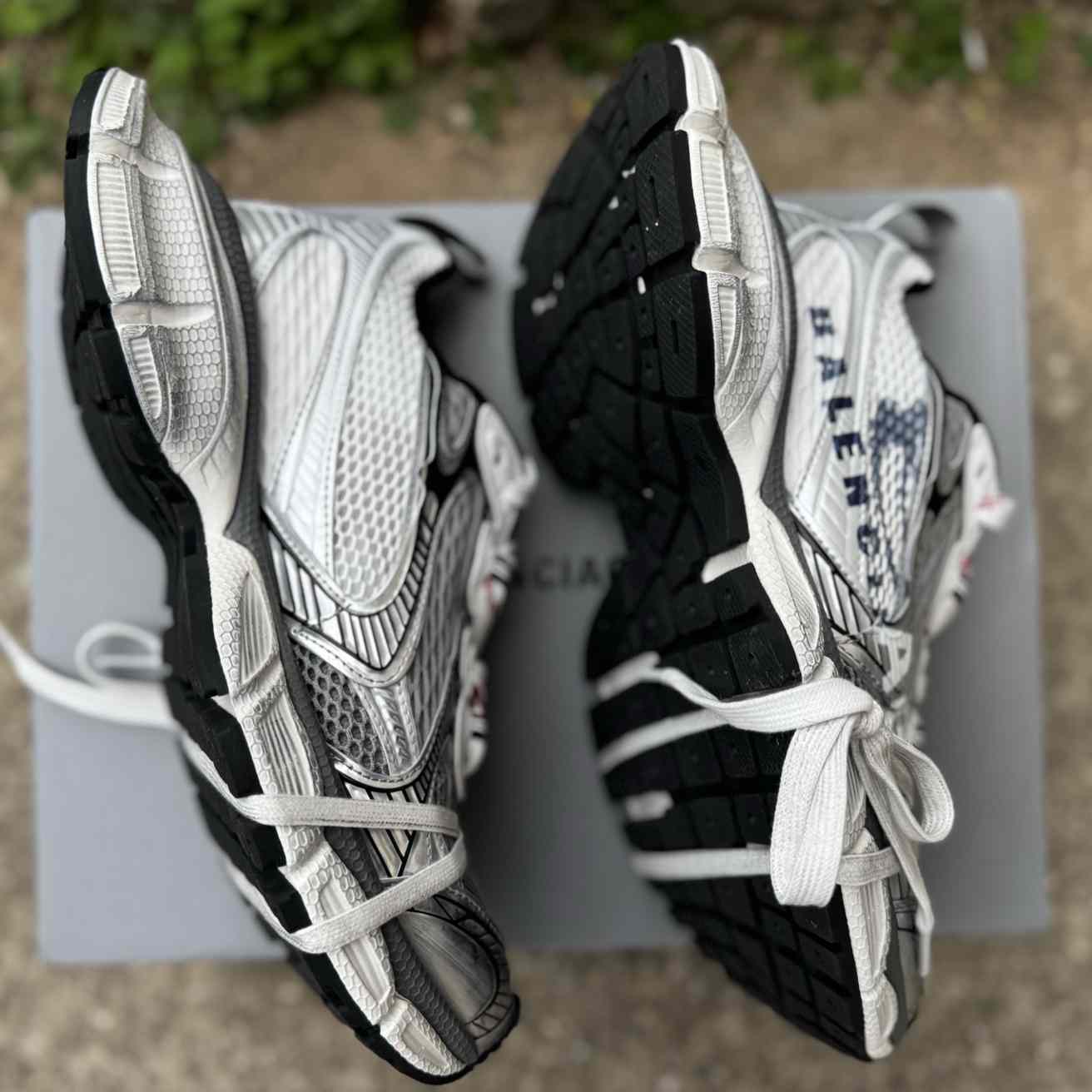 Balenciaga 3XL Mesh “Grey” Distressed Low-Top Dad Sneakers 840090 W3XSG 9239 - DesignerGu