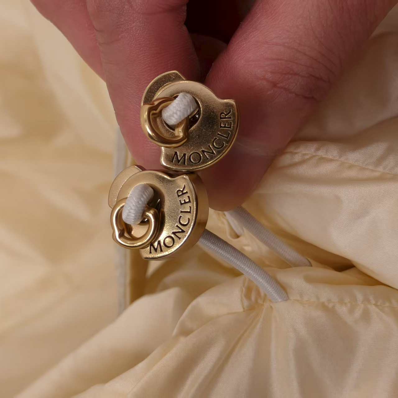 Moncler Bessettes Short Down Jacket - DesignerGu