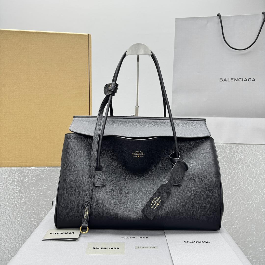 Balenciaga Carrie Carry All Bag In Black - DesignerGu
