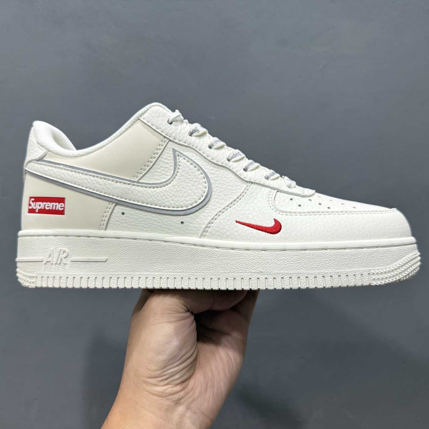 Supreme x Nike Air Force 1 ’07 Low “Sail / Red” – CS5288-052 - DesignerGu