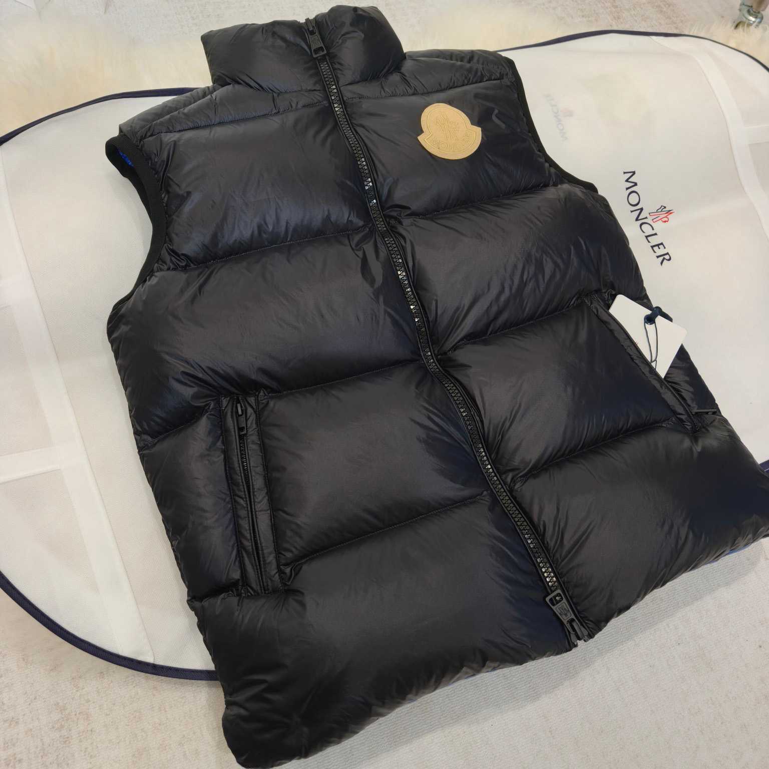 Moncler Sumido Gilet - DesignerGu