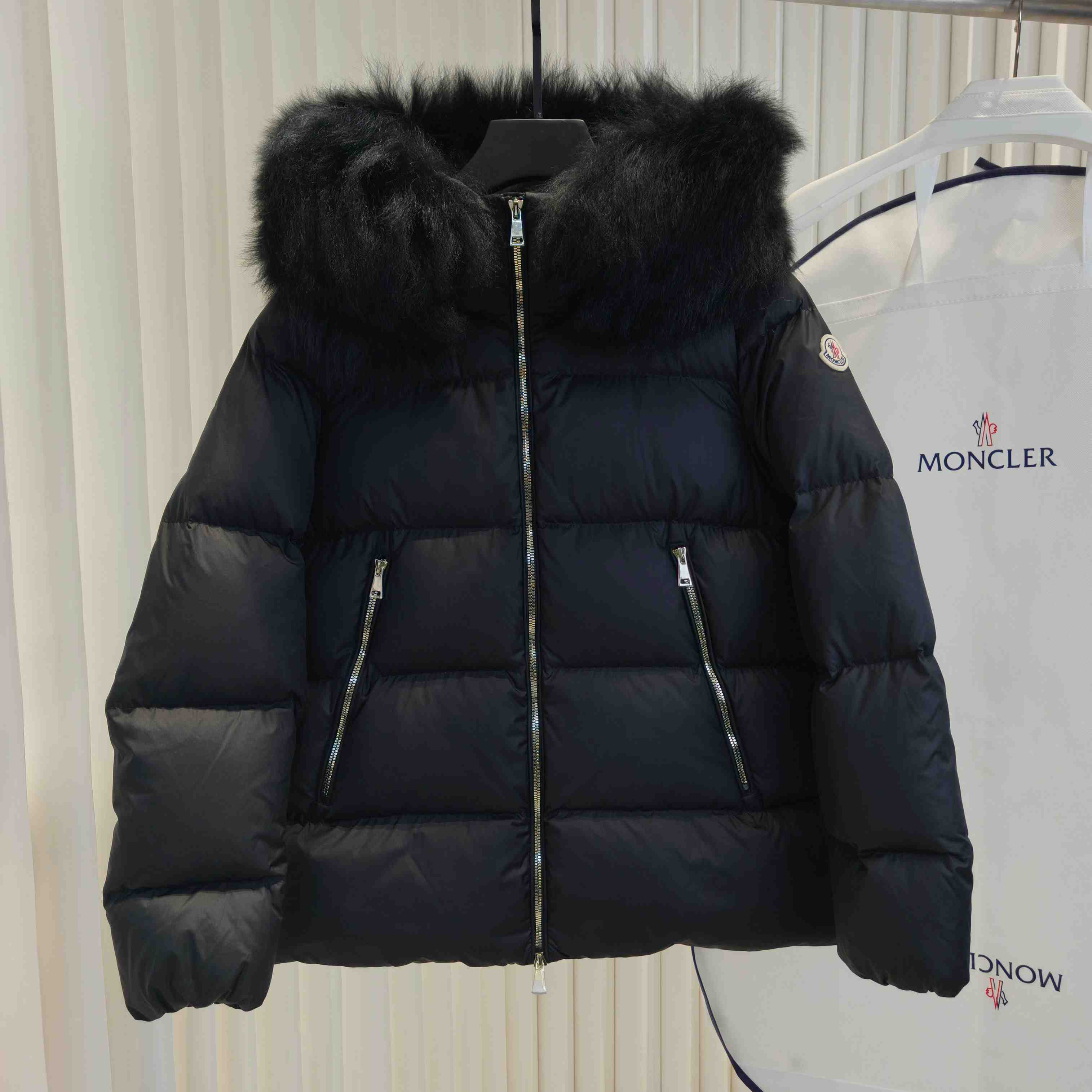 Moncler Laichefur Hooded Shearling-Trimmed Short Down Jacket - DesignerGu