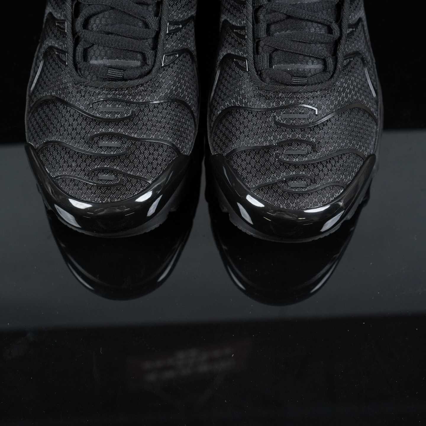 Nike Air Max Plus “Black Green Strike” Running Shoes DM0032-024 - DesignerGu