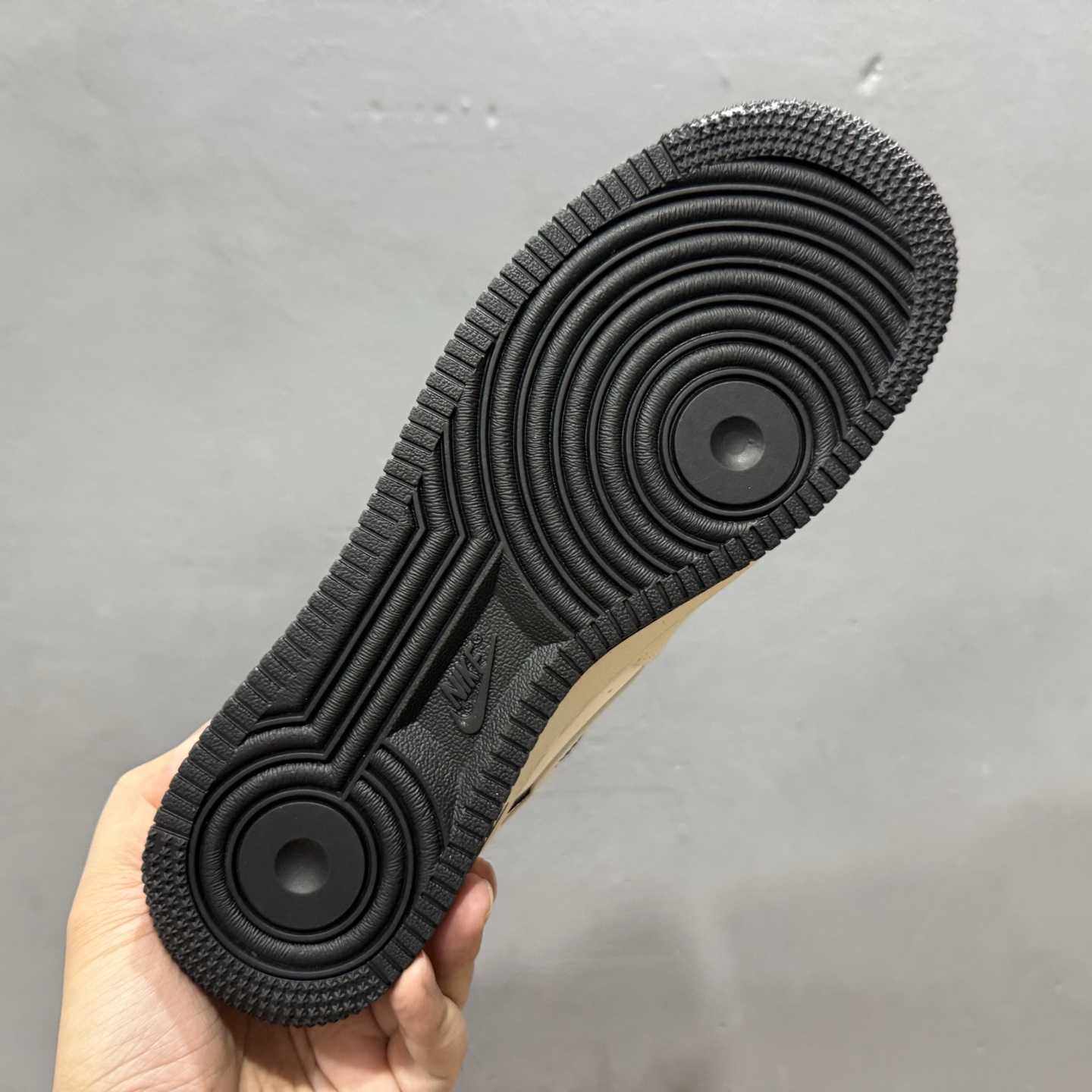 Supreme x Nike Air Force 1 ’07 Low “Sail / Black Trim” – XX3168-220 - DesignerGu