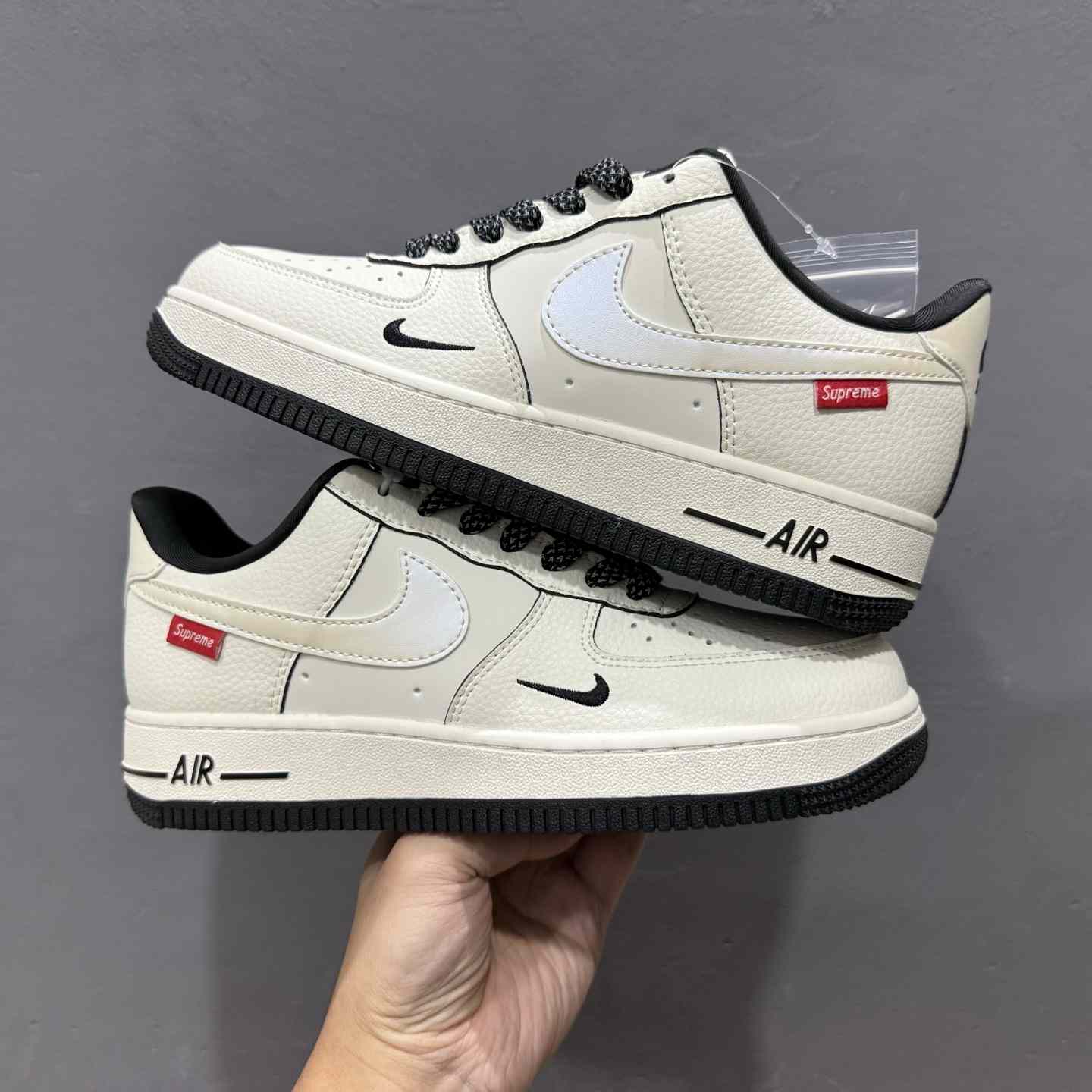 Supreme x Nike Air Force 1 ’07 Low “Sail / Black Trim” – XX3168-220 - DesignerGu
