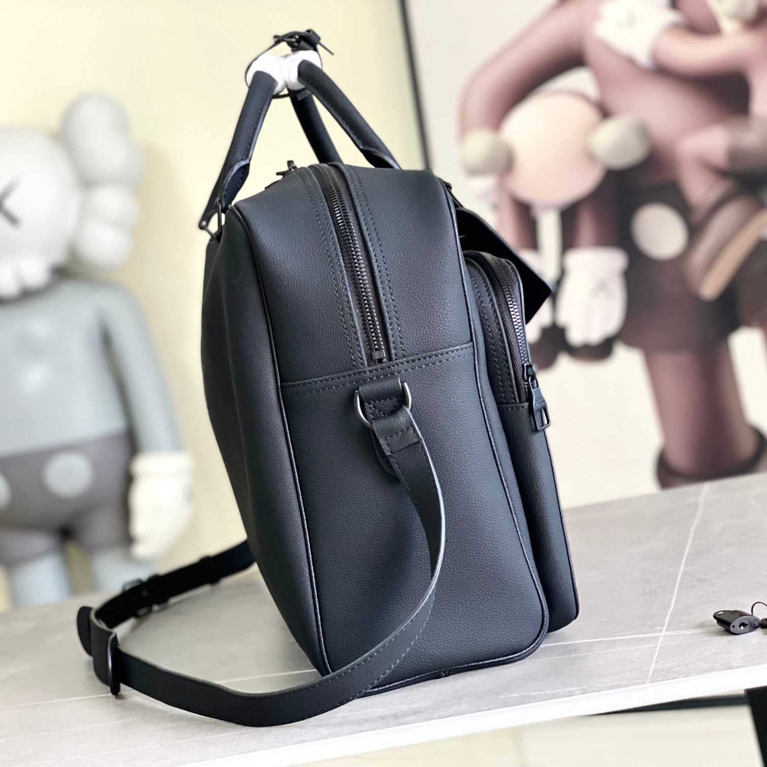 Louis Vuitton Weekender Bag   M26075 - DesignerGu