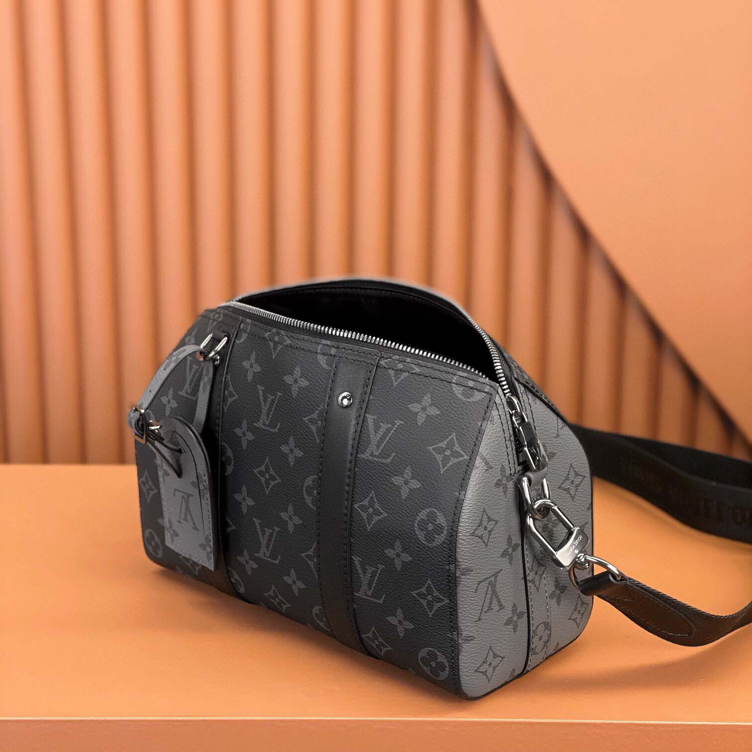 Louis Vuitton City Keepall Monogram Eclipse  M45936 - DesignerGu