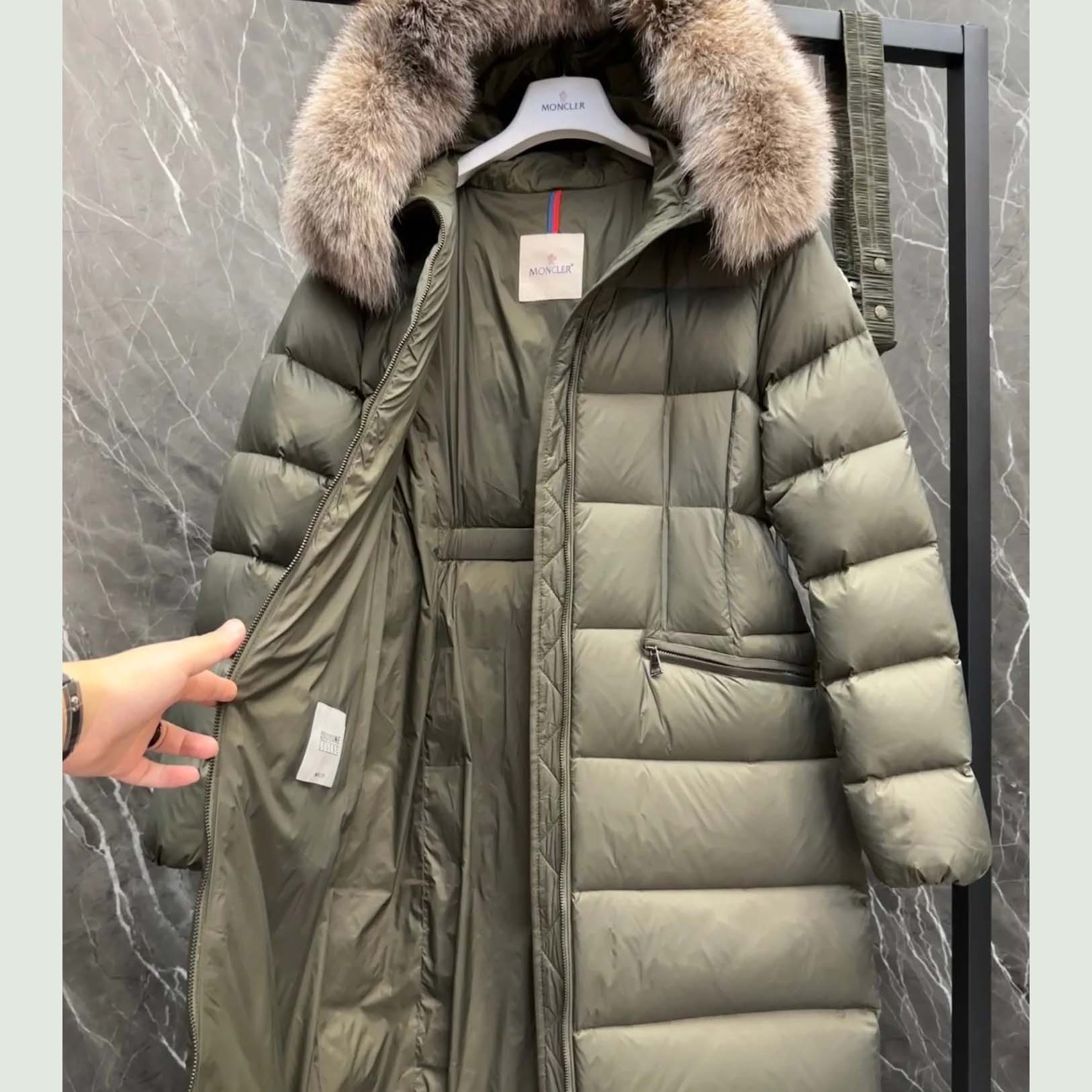 Moncler Boedic Down Jacket With A Detachable Shearling Trim - DesignerGu