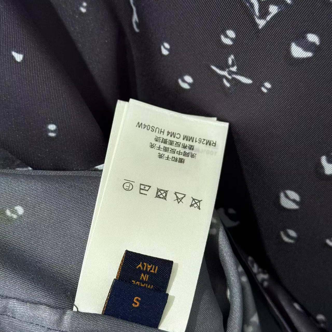 Louis Vuitton Monogram Short-Sleeved Silk Shirt - DesignerGu