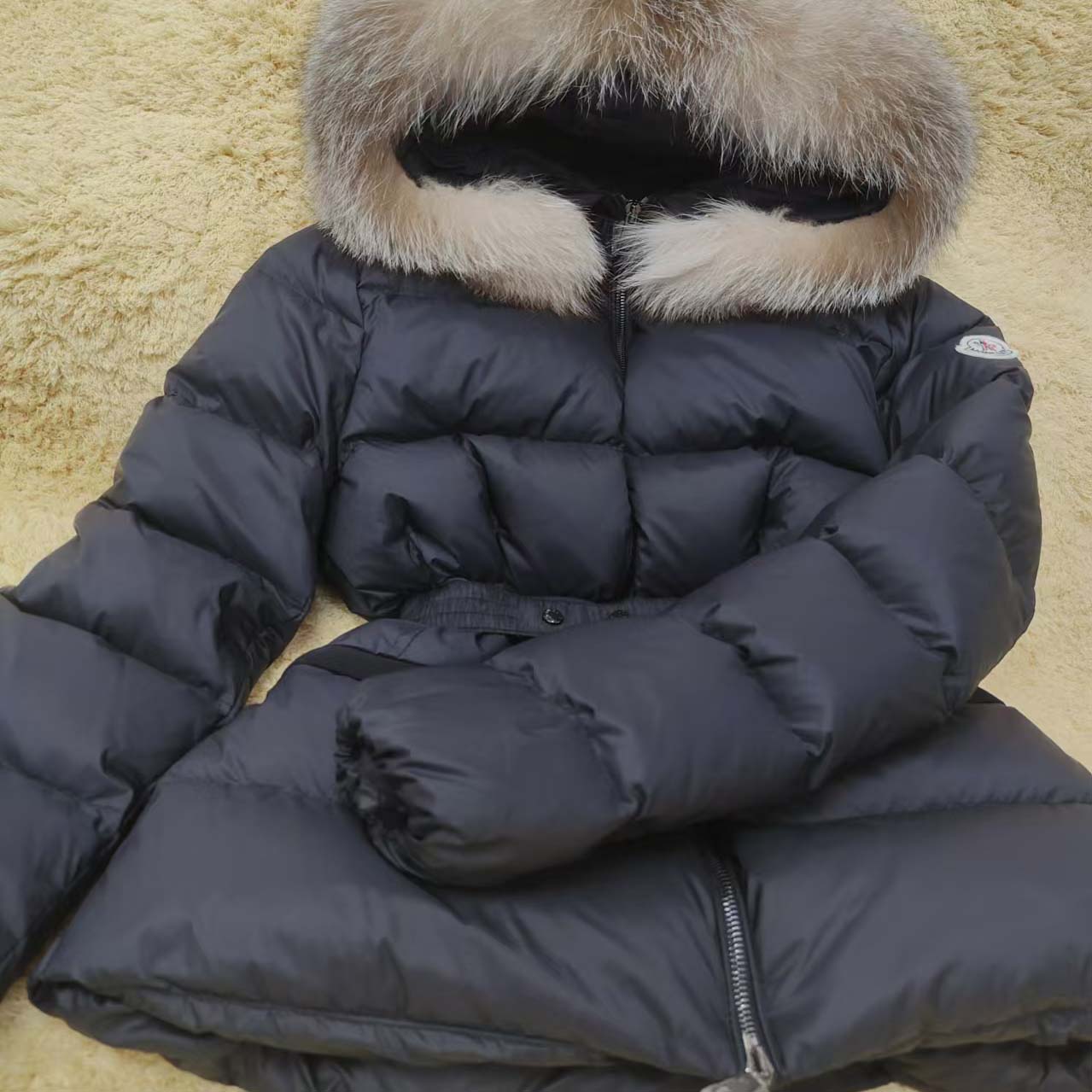 Moncler Boed Hooded Shearling-Trimmed Short Down Jacket - DesignerGu