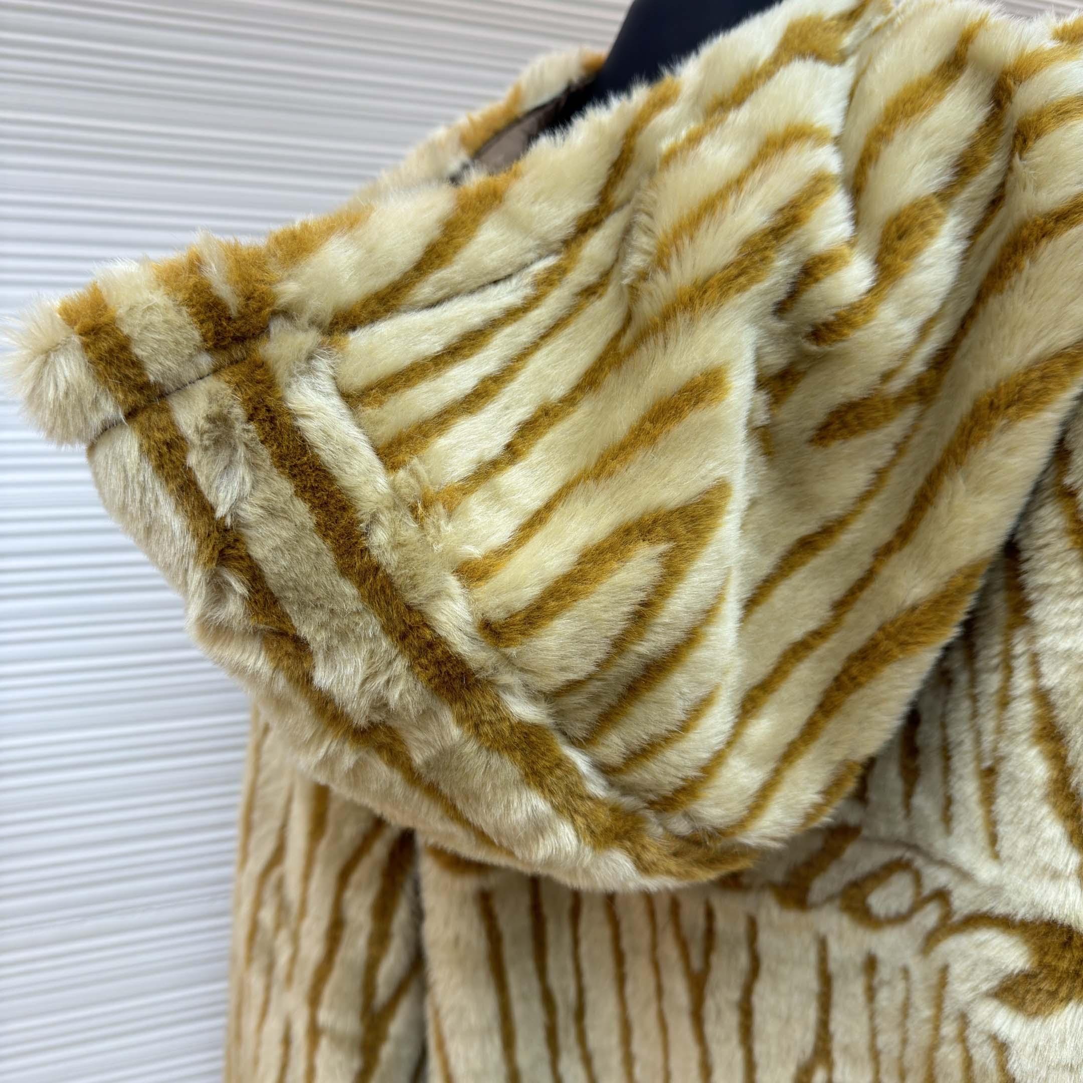 Louis Vuitton Epi Fleece Hooded Blouson - DesignerGu