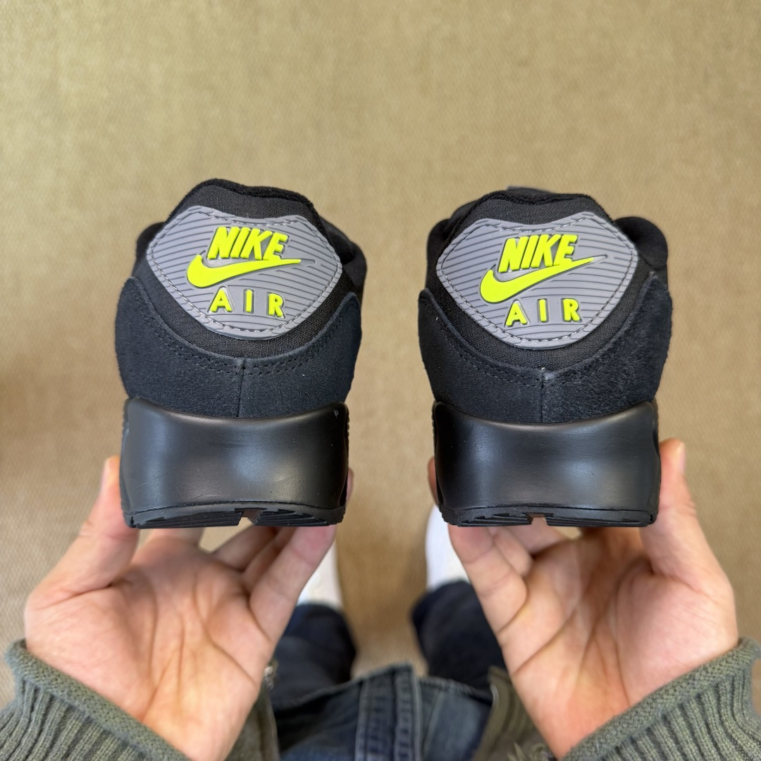 Nike Air Max 90 Sneakers     FZ7186-100 - DesignerGu