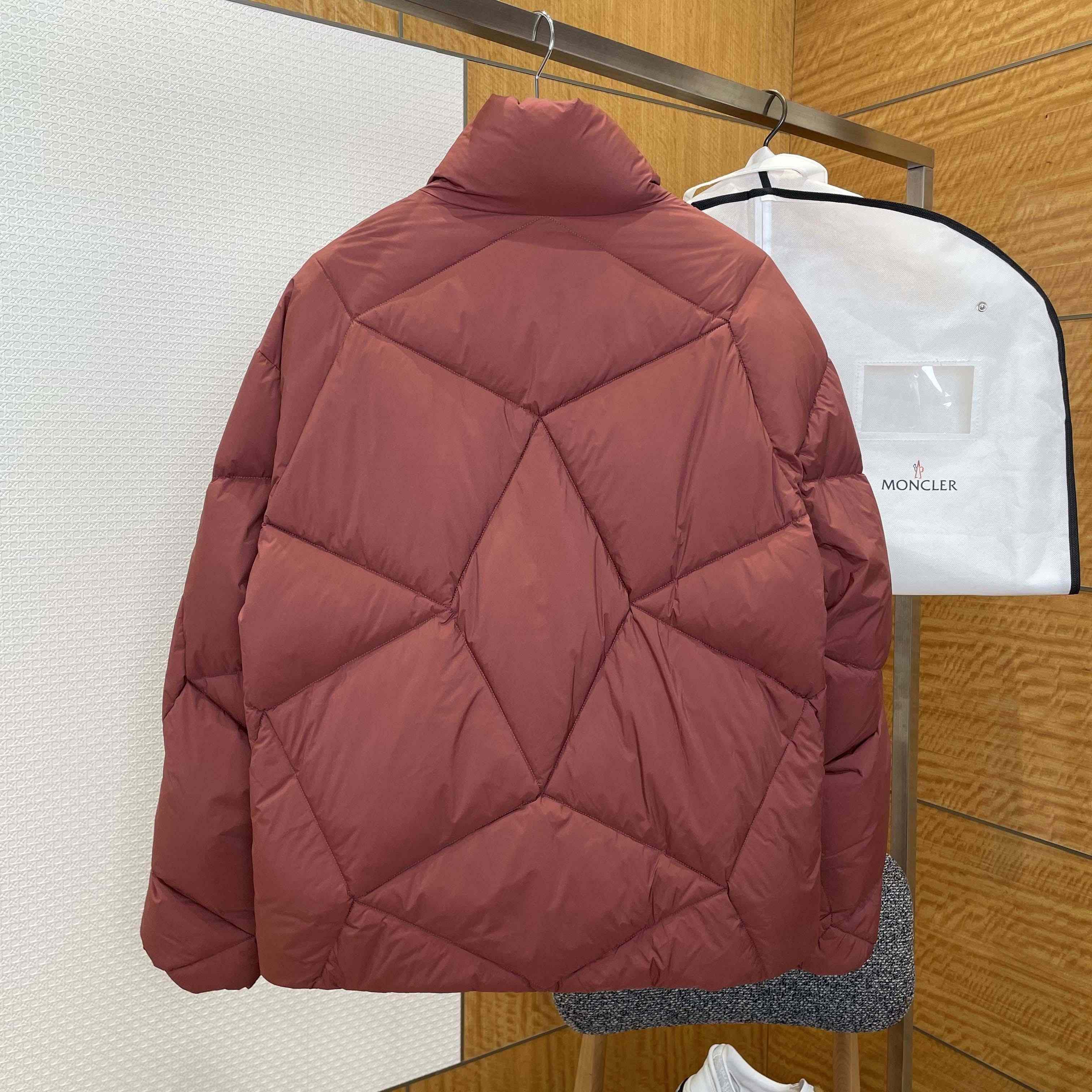Moncler Vardar Short Down Jacket - DesignerGu