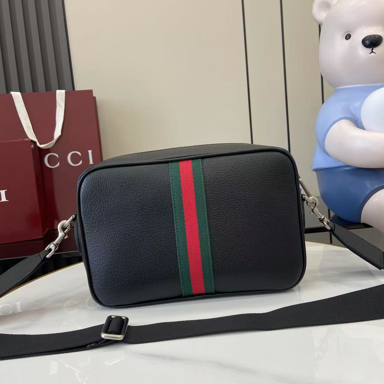 Gucci Ophidia medium crossbody bag - DesignerGu