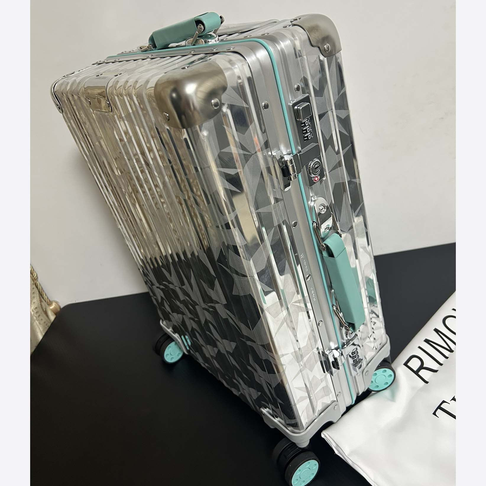 Rimowa x Tiffany&CO Luggage    - DesignerGu