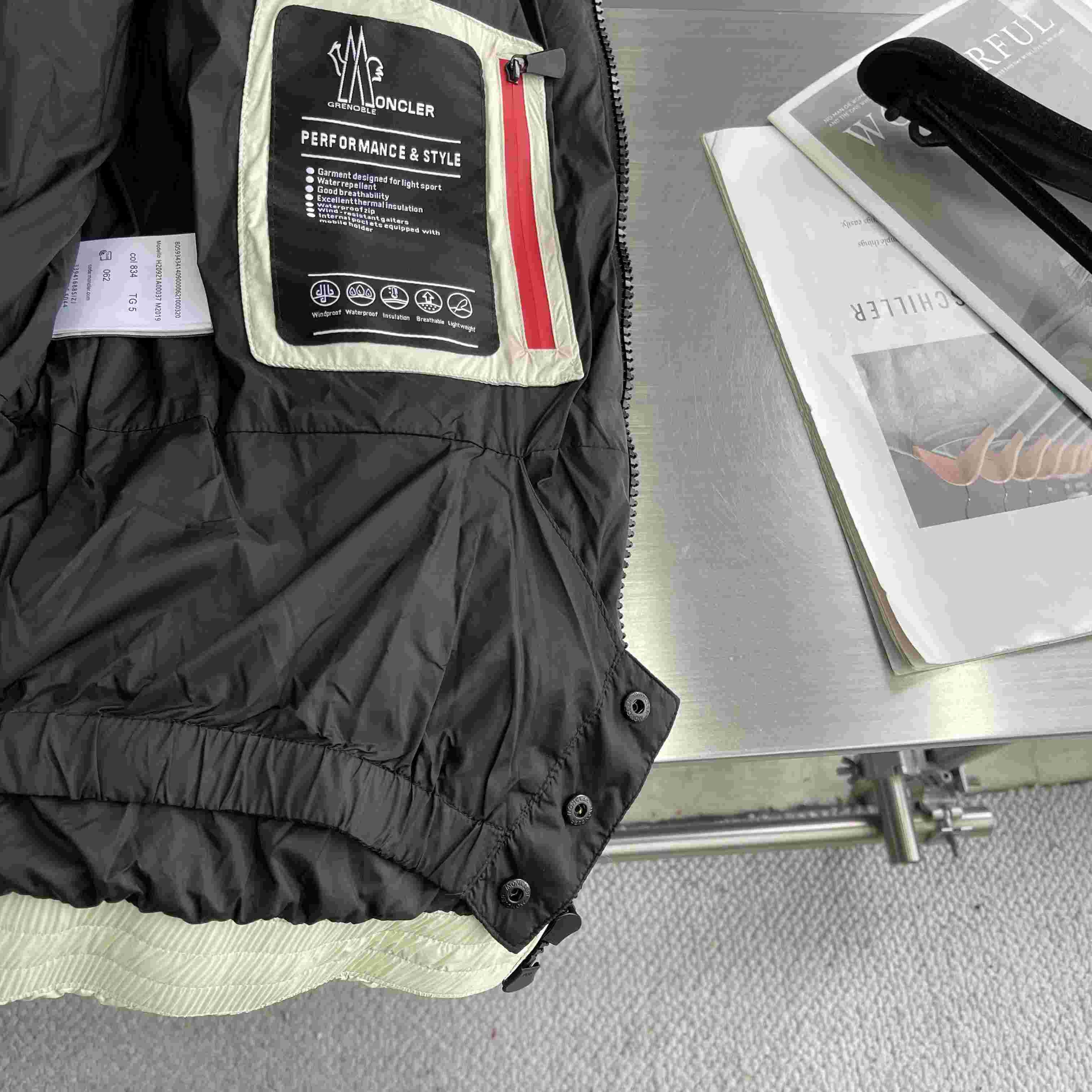 Moncler Cherferie Down Ski Jacket - DesignerGu