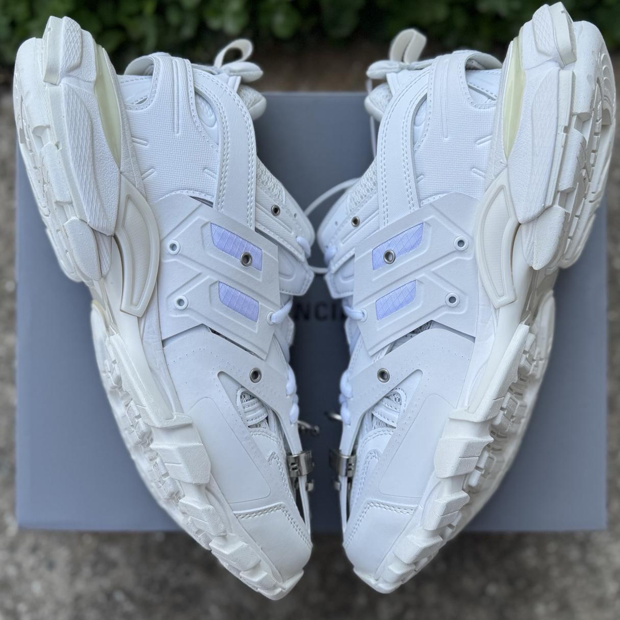 Balenciaga Track piercing Sneaker In White - DesignerGu