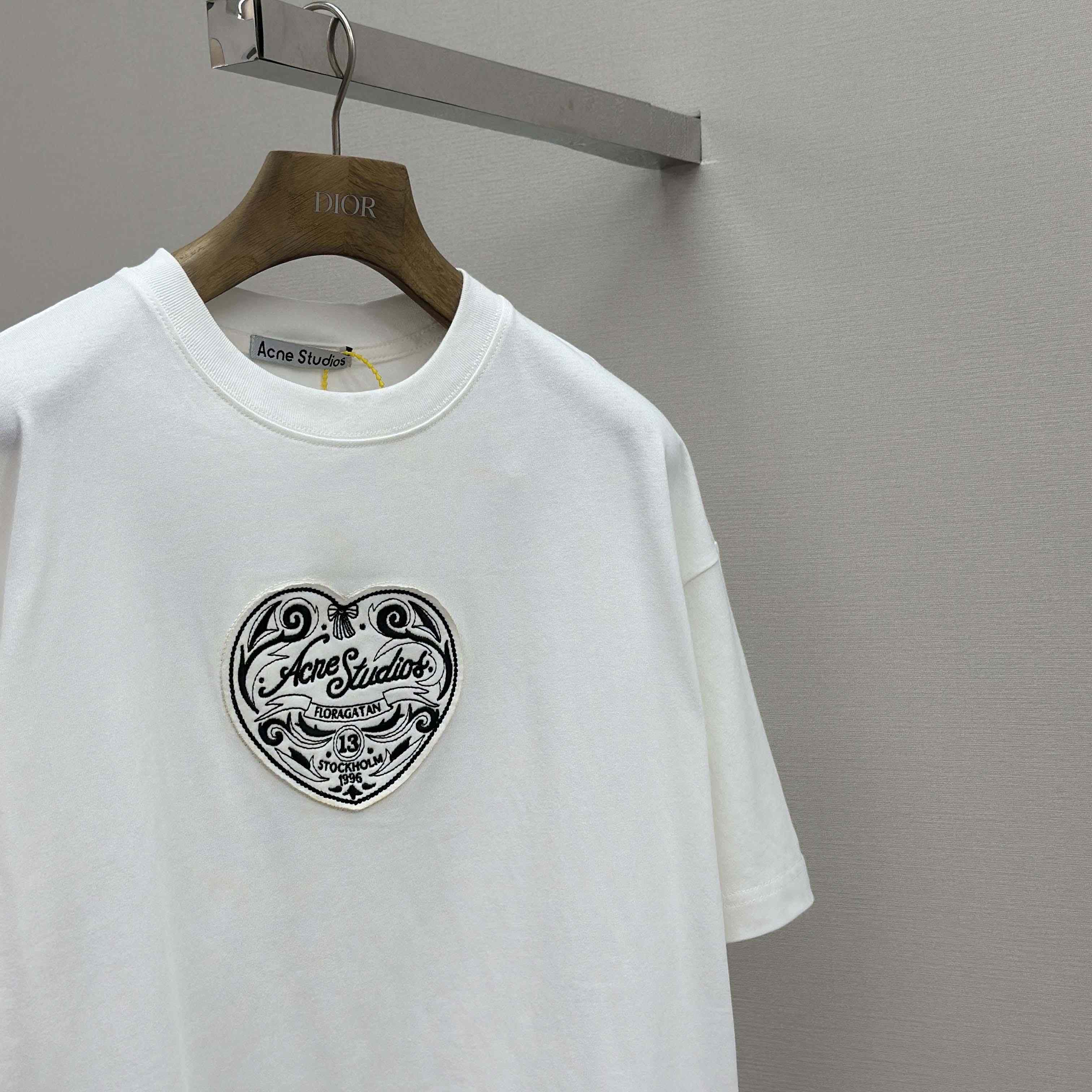 Acne Studios Logo T-shirt - Off white - DesignerGu