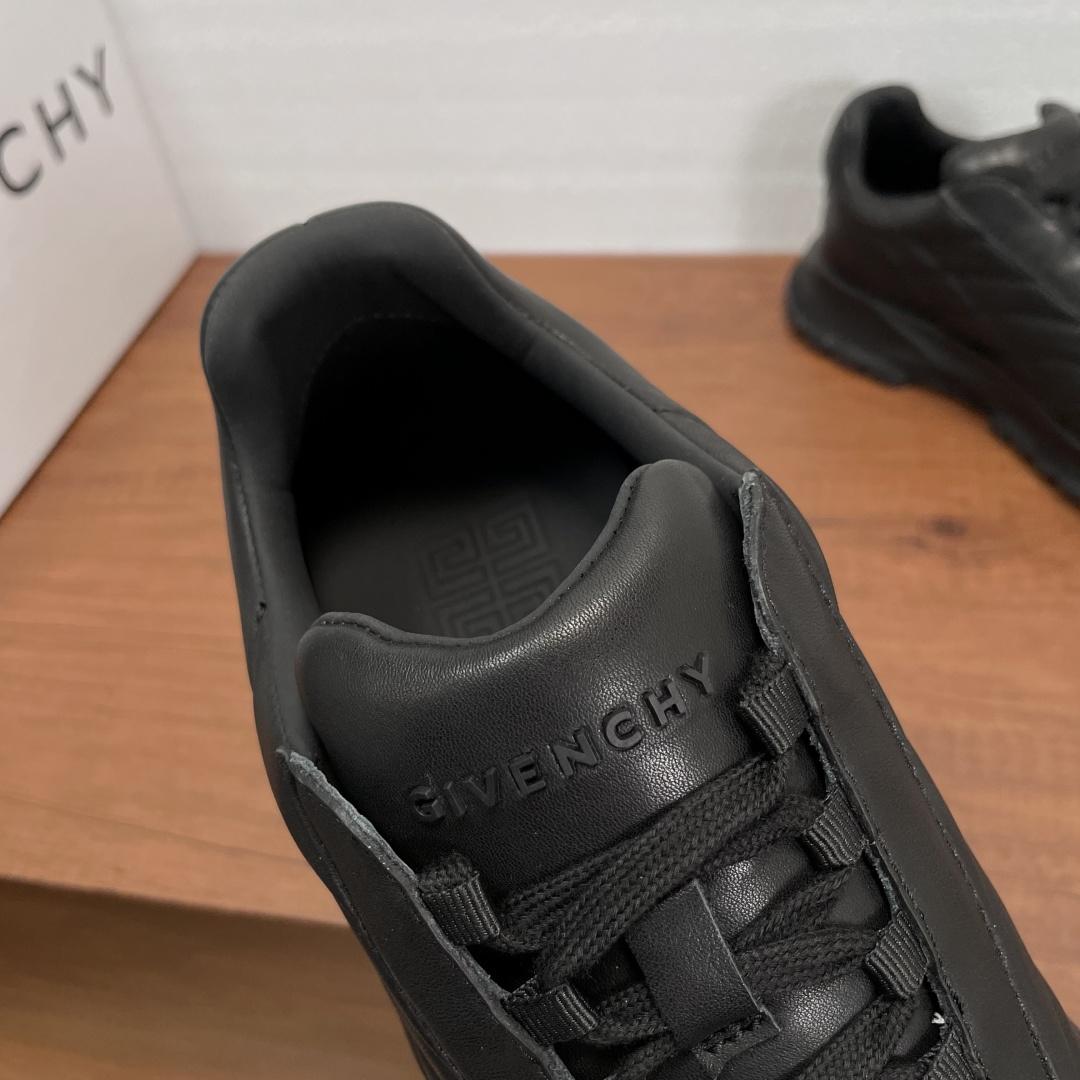 Givenchy Trainers Sneakers In Padded Nylon And Leather - DesignerGu