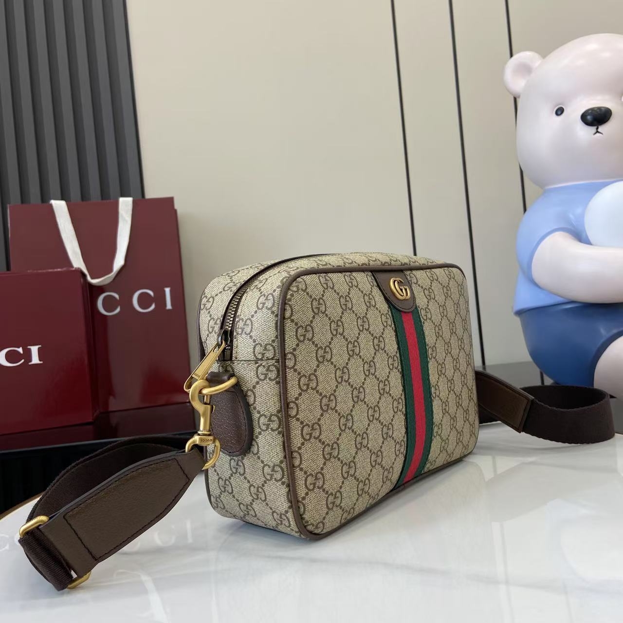 Gucci Ophidia medium crossbody bag - DesignerGu
