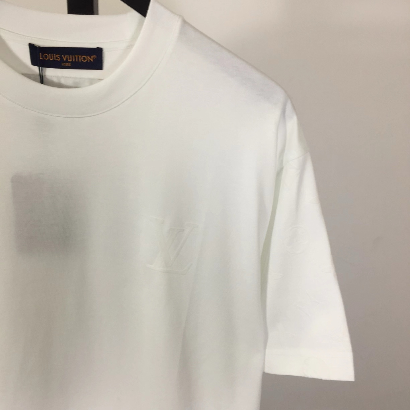 Louis Vuitton LV T-Shirt  - DesignerGu