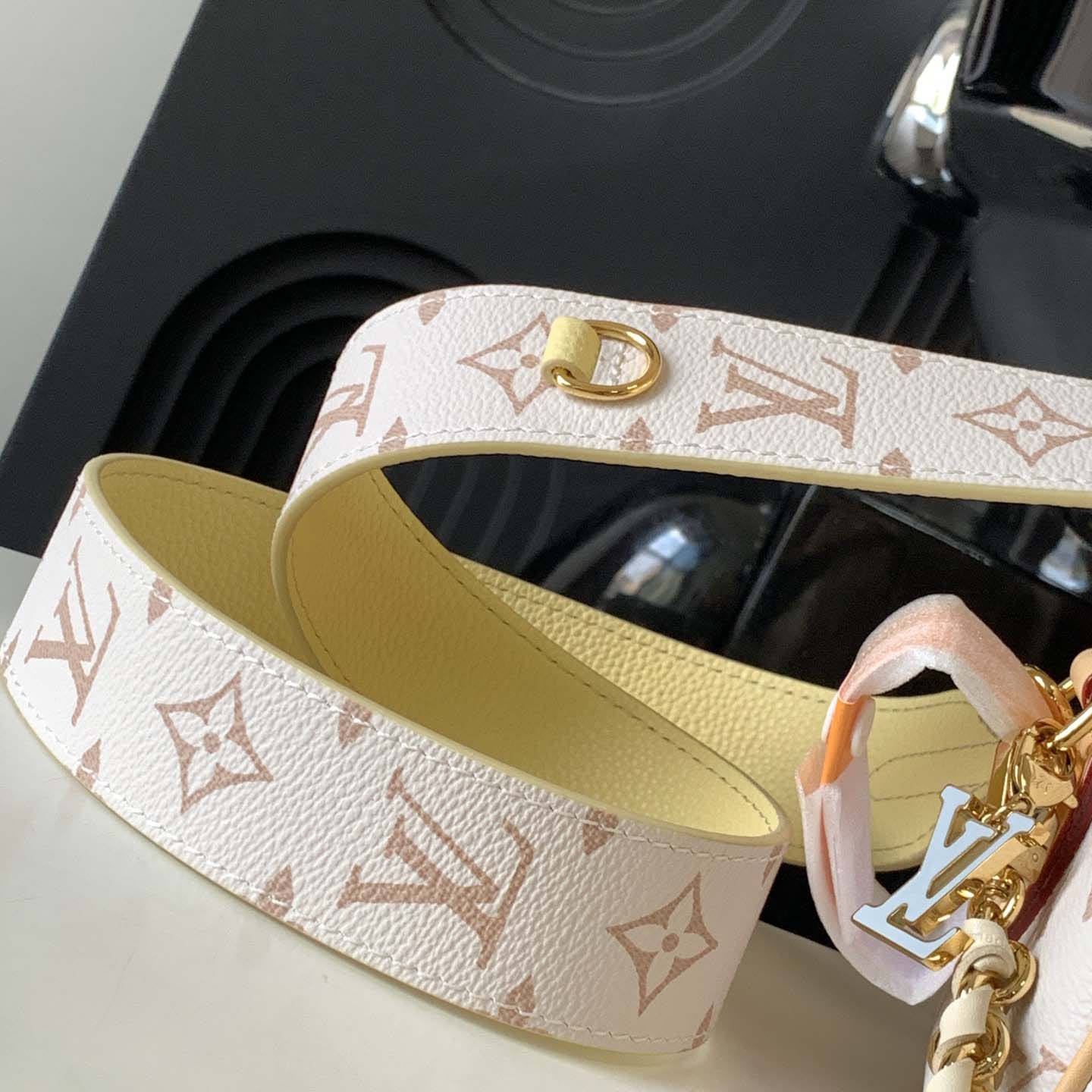 Louis Vuitton Speedy Bandoulière 20    M24474 - DesignerGu