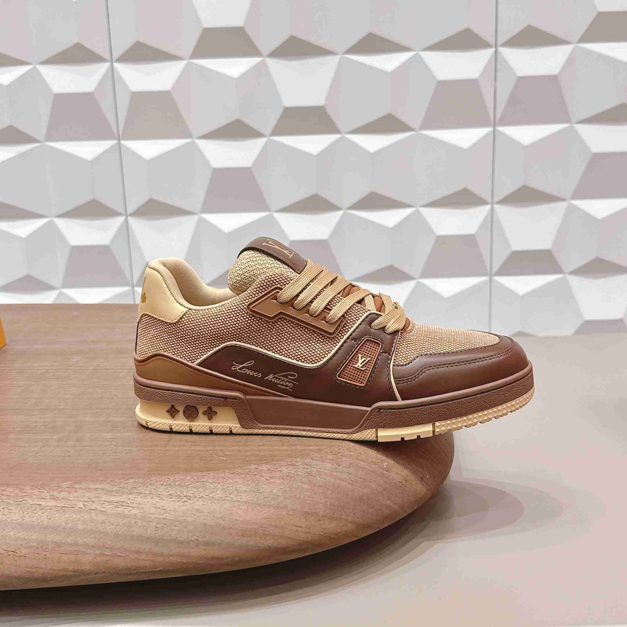 Louis Vuitton Trainer Sneaker 1AJ479 - DesignerGu