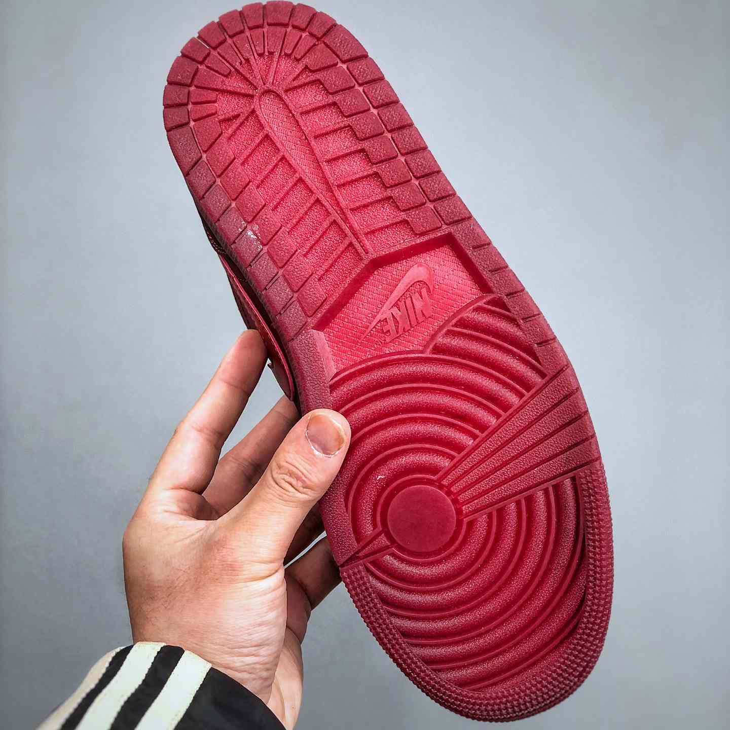 Air Jordan 1 Low  In Team Red/Sierra Red IB7012-600  - DesignerGu