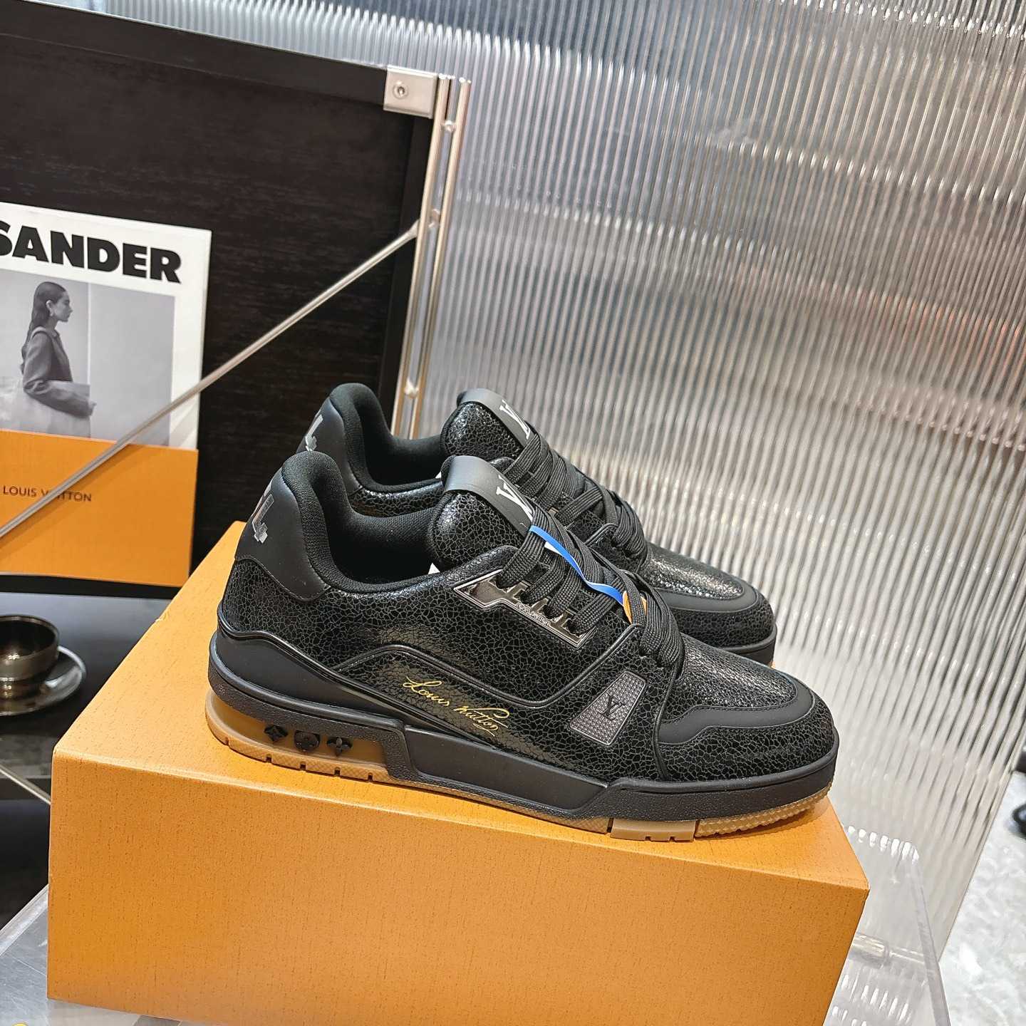 Louis Vuitton LV Trainer Sneaker    1AJ941 - DesignerGu