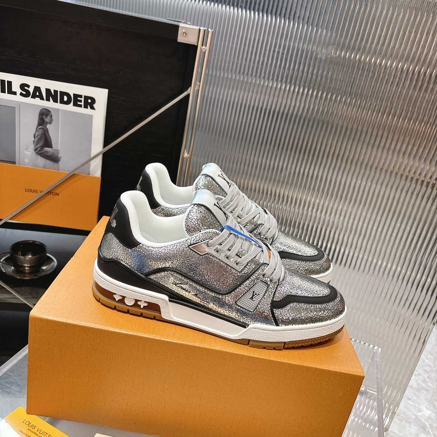 Louis Vuitton LV Trainer Sneaker    1AJ979 - DesignerGu