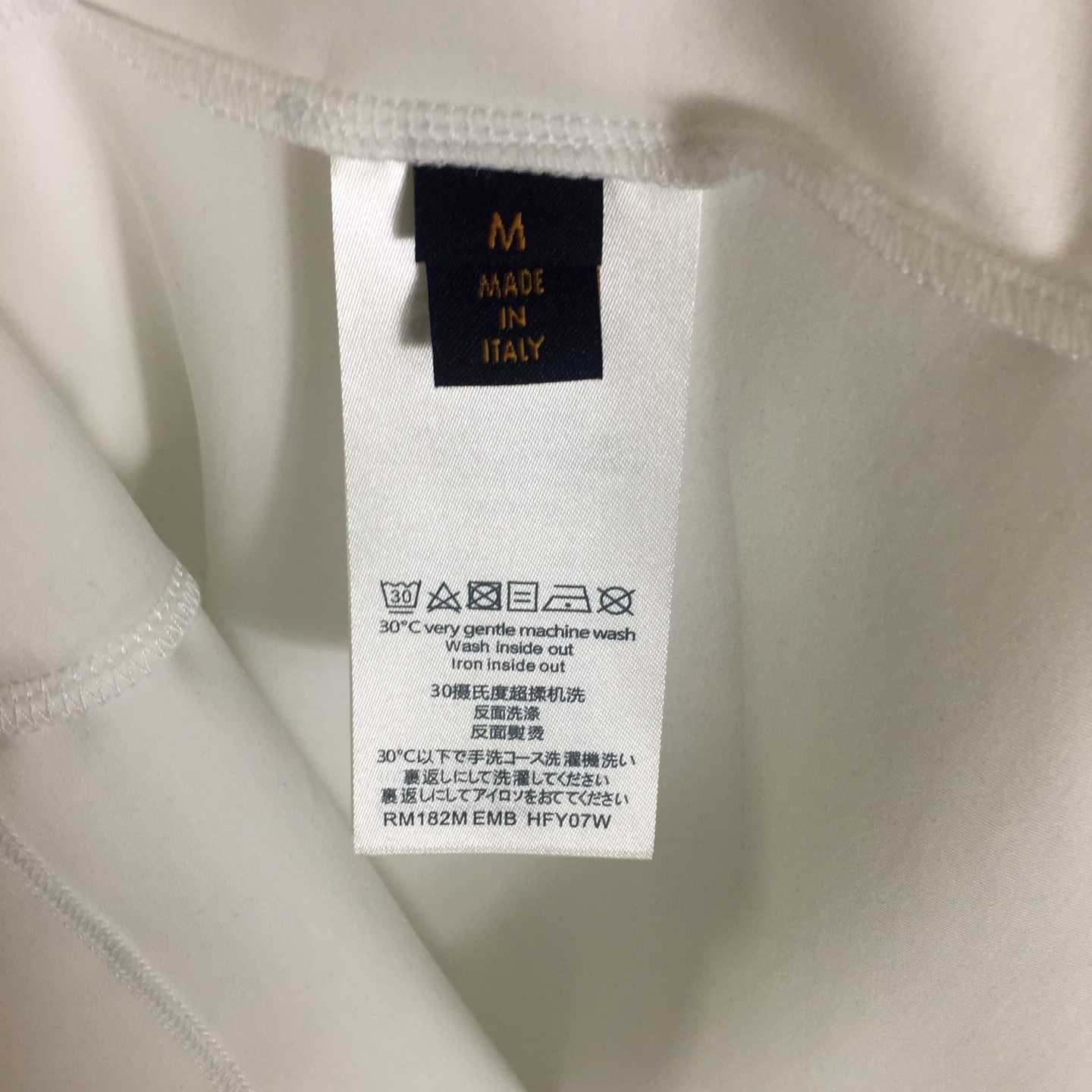 Louis Vuitton V Pocket Logo T-shirt - DesignerGu