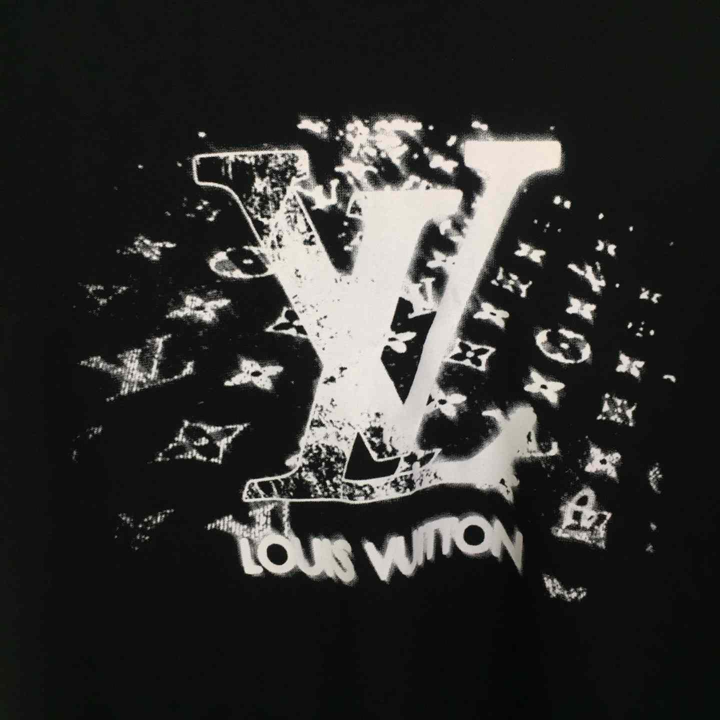 Louis Vuitton Distressed Graphic T-shirt - DesignerGu