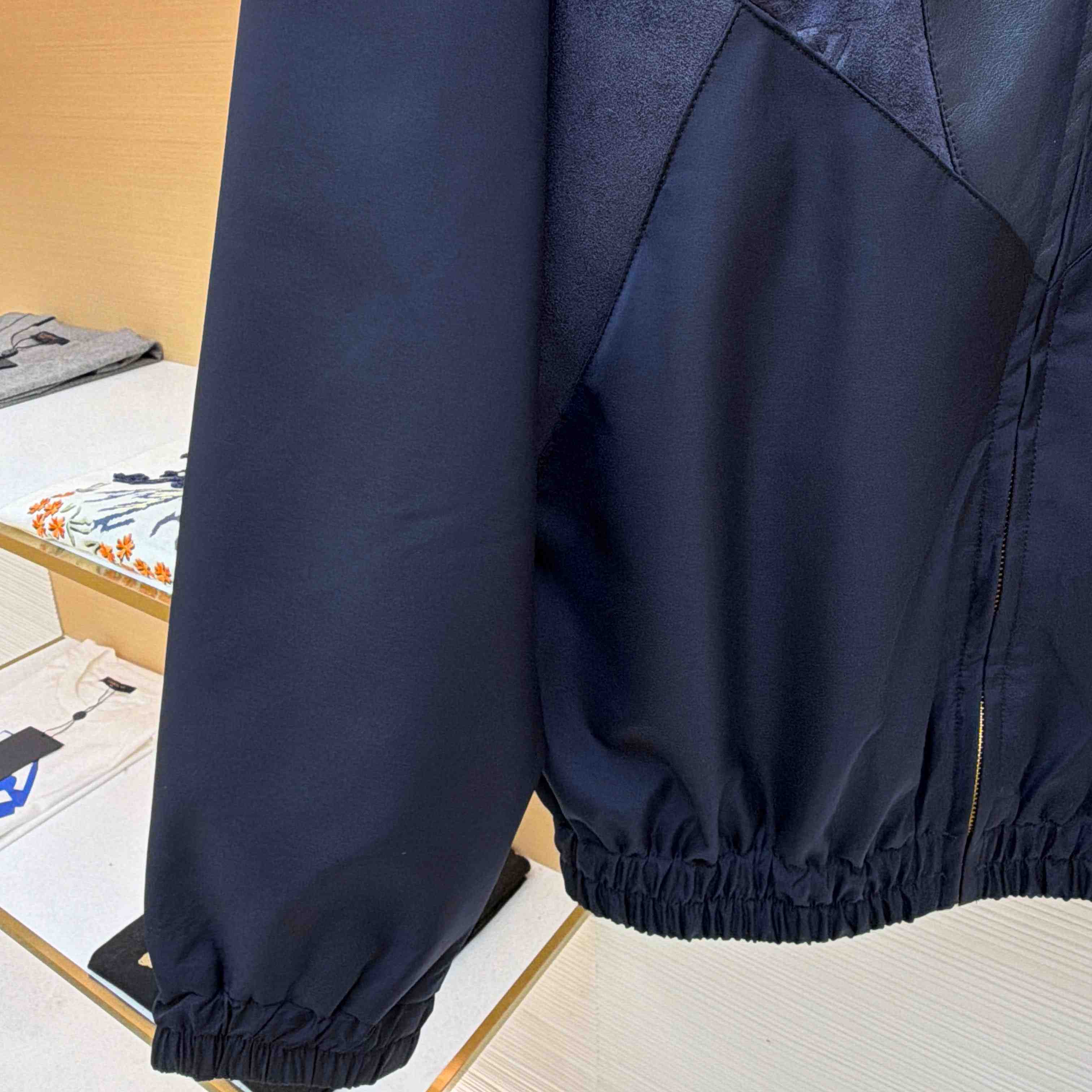 Louis Vuitton Leather Mix Track Top 1AJB73 - DesignerGu