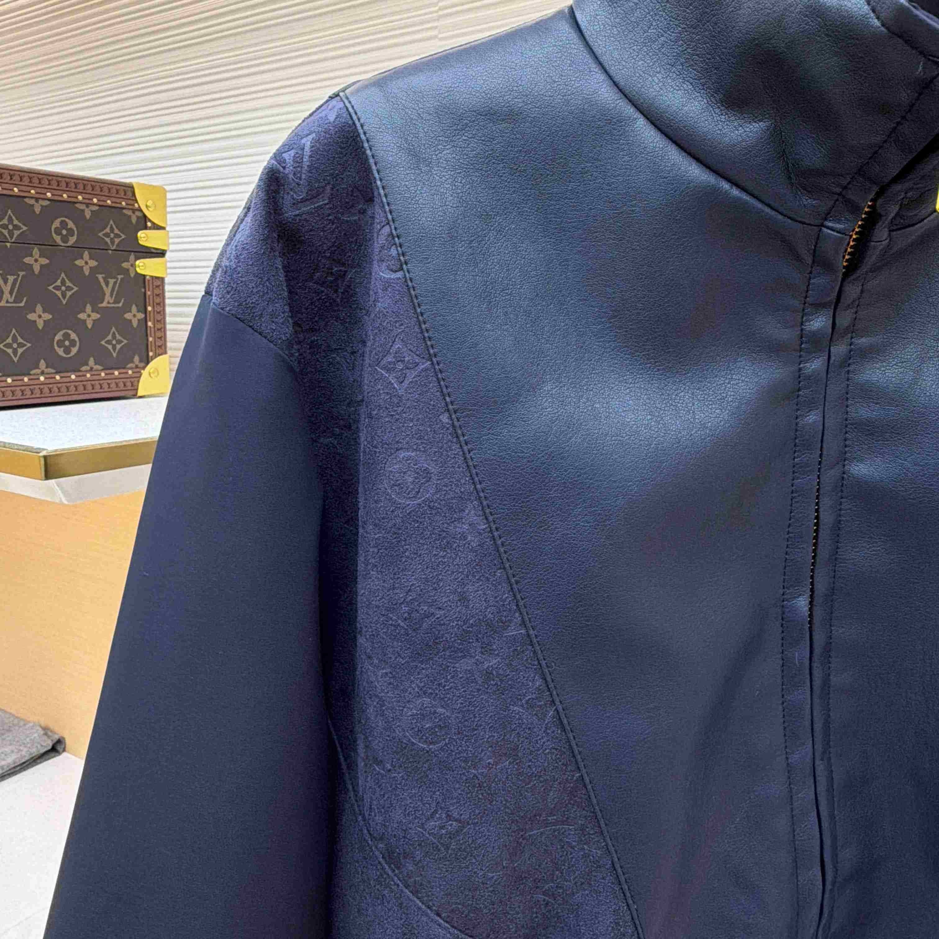 Louis Vuitton Leather Mix Track Top 1AJB73 - DesignerGu