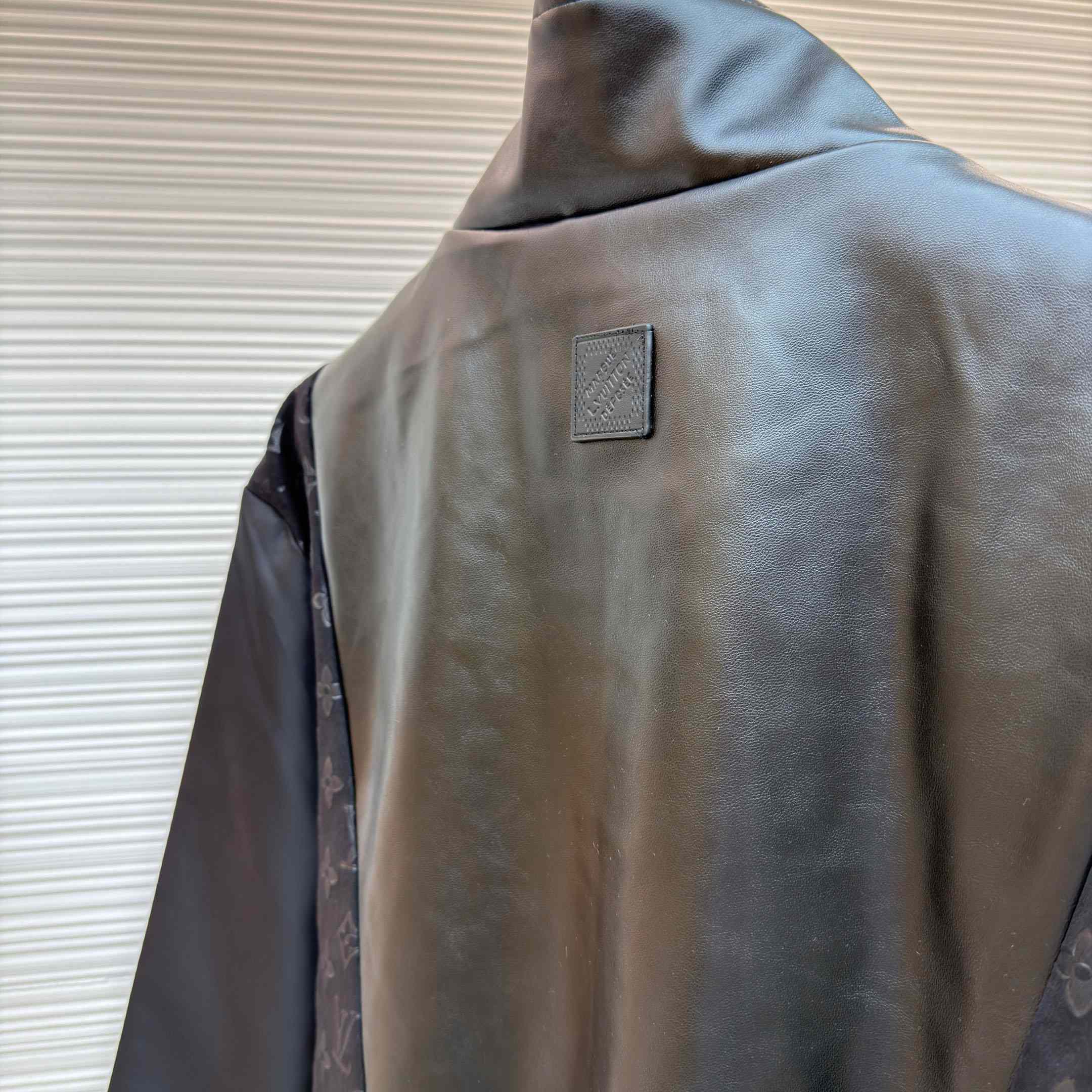 Louis Vuitton Leather Mix Track Top 1AHVM3 - DesignerGu