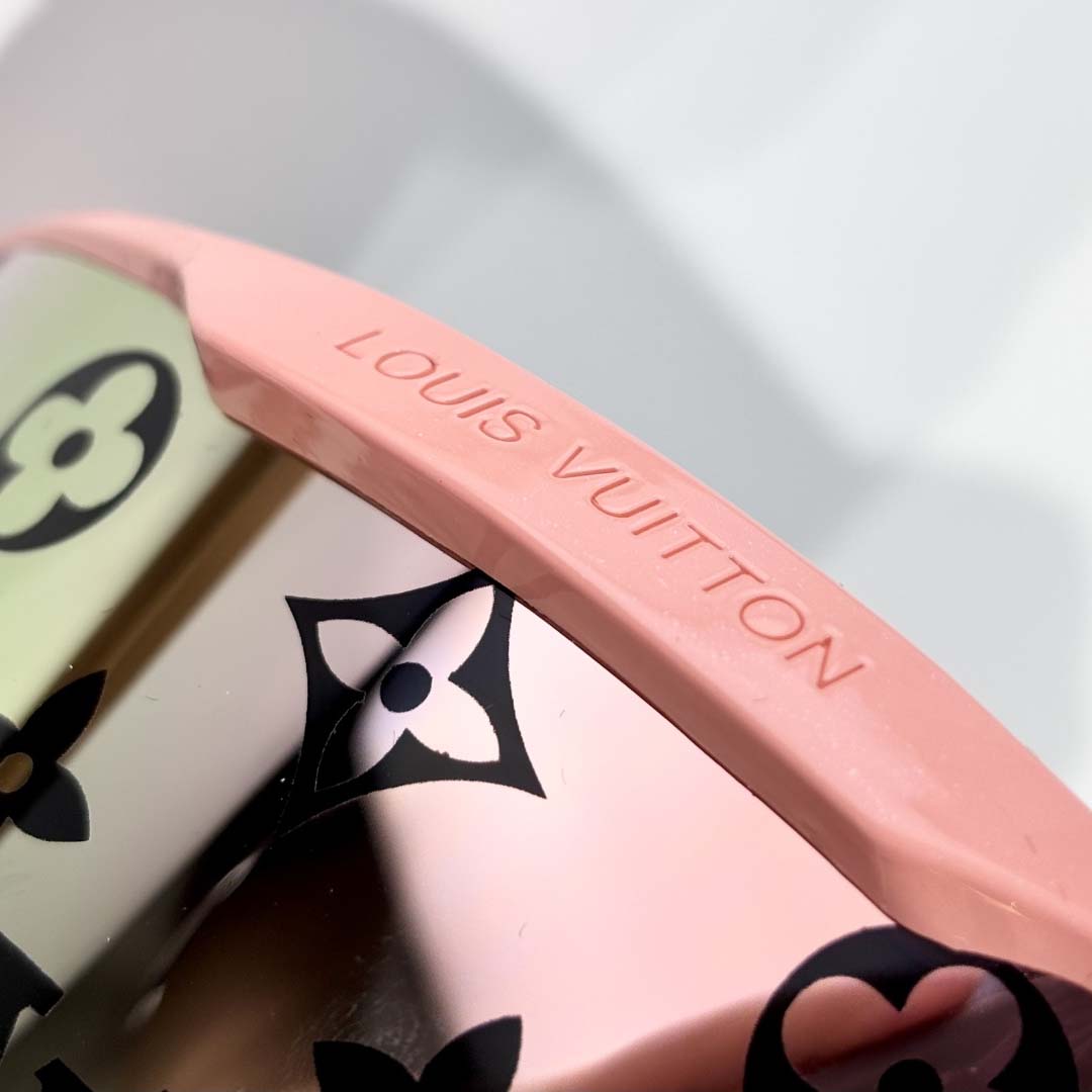 Louis Vuitton LV Snow Gradient Mask - DesignerGu