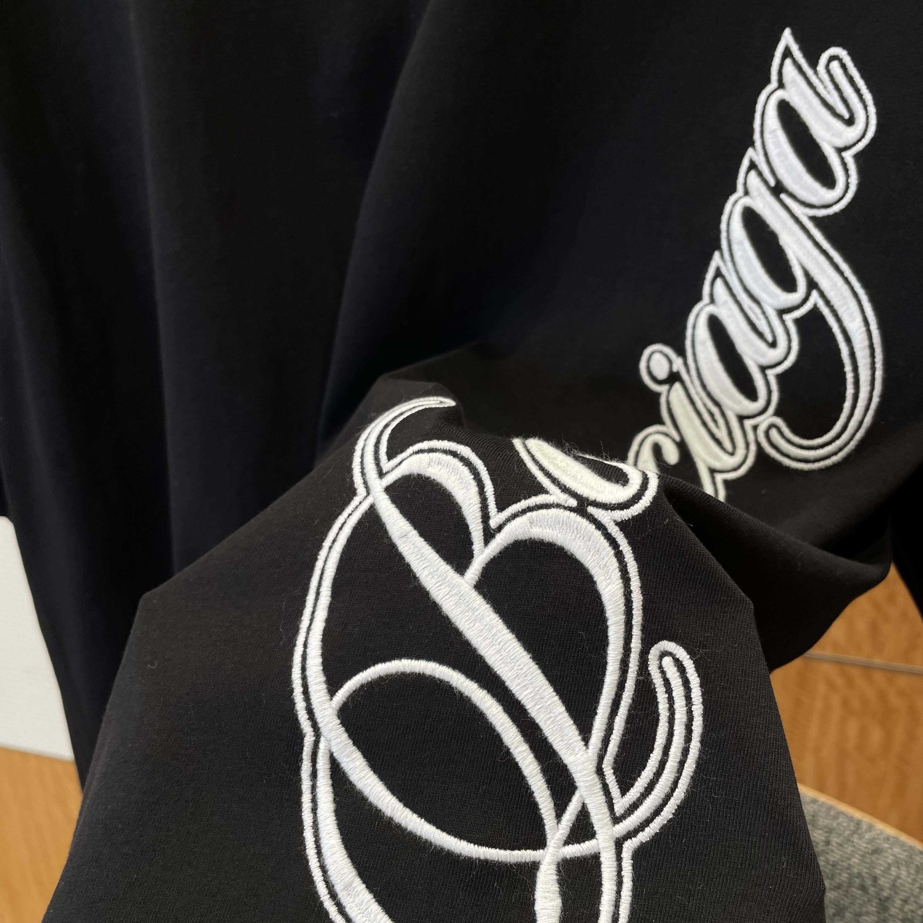 Balenciaga Cursive T-Shirt Medium Fit in black - DesignerGu