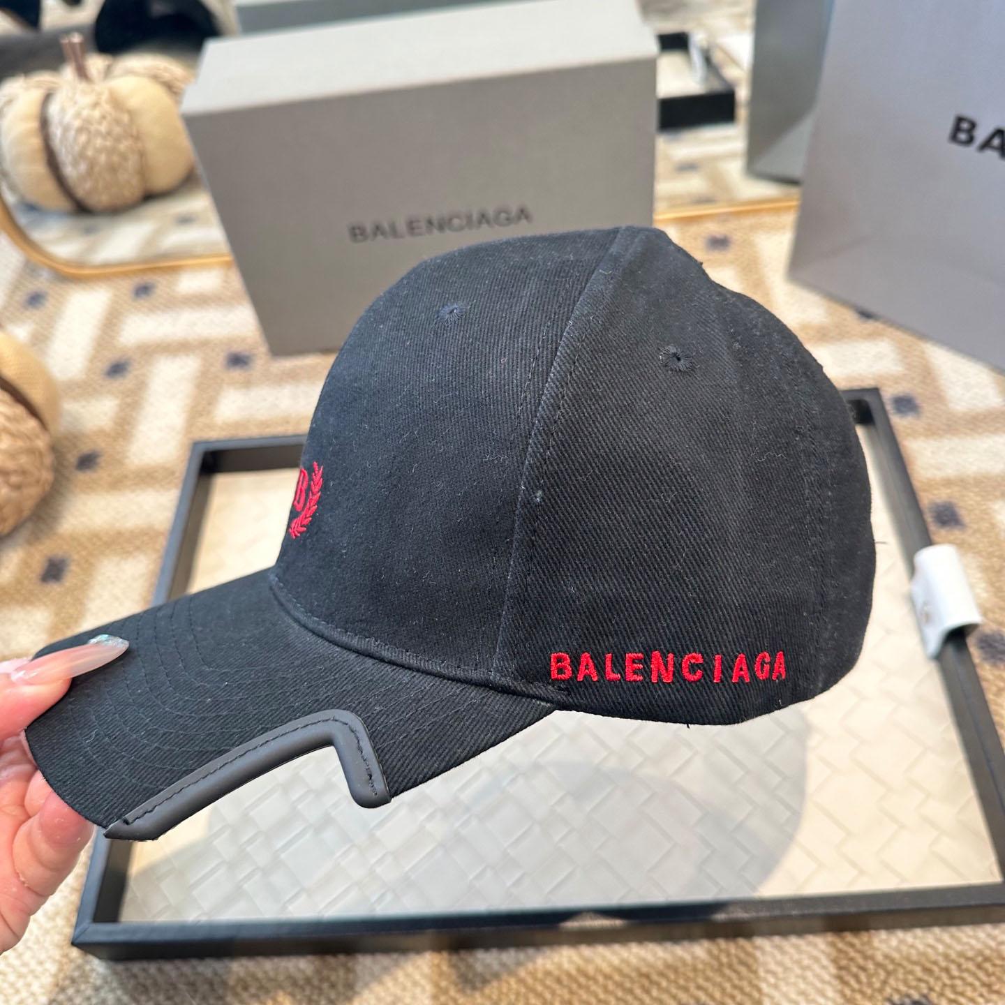 Balenciaga Laurel Classic Cap in Faded Black/red - DesignerGu