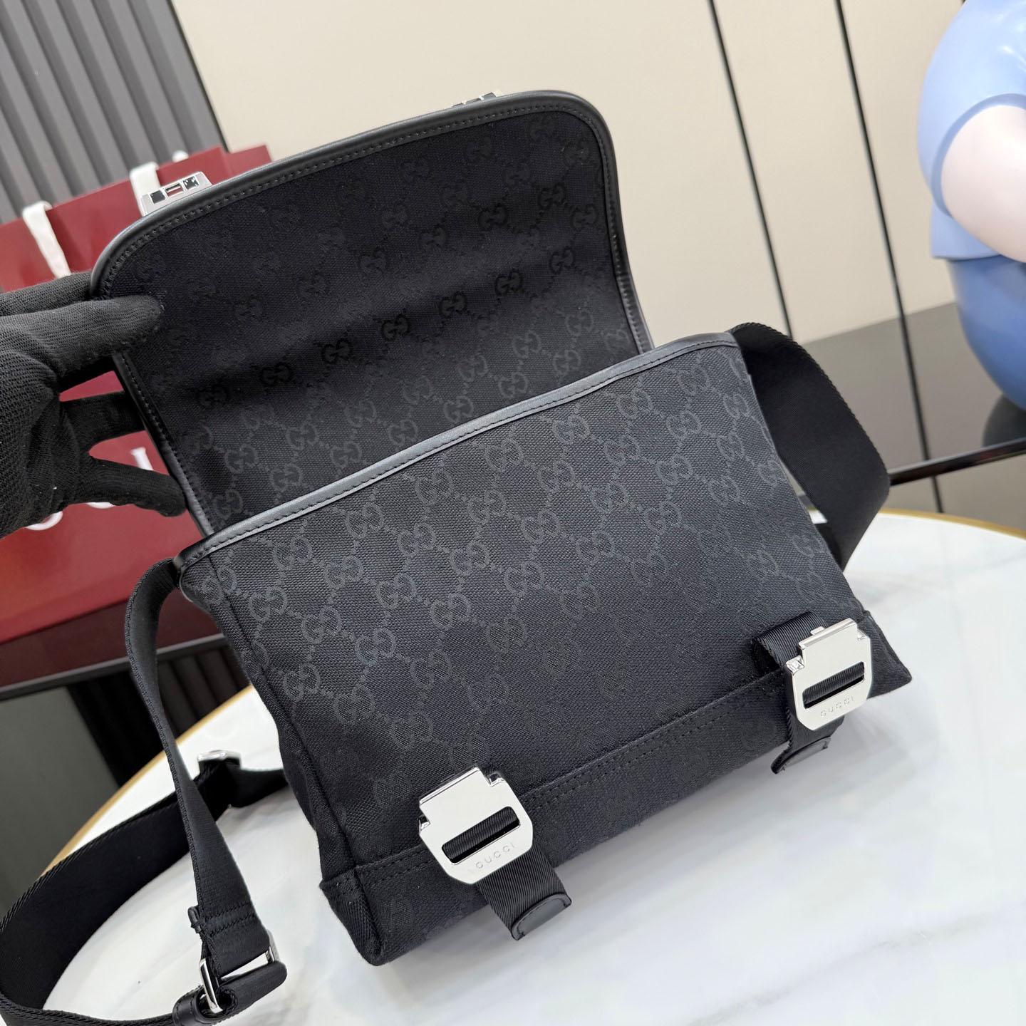 Gucci GG Canvas Small Crossbody Bag 854745 - DesignerGu