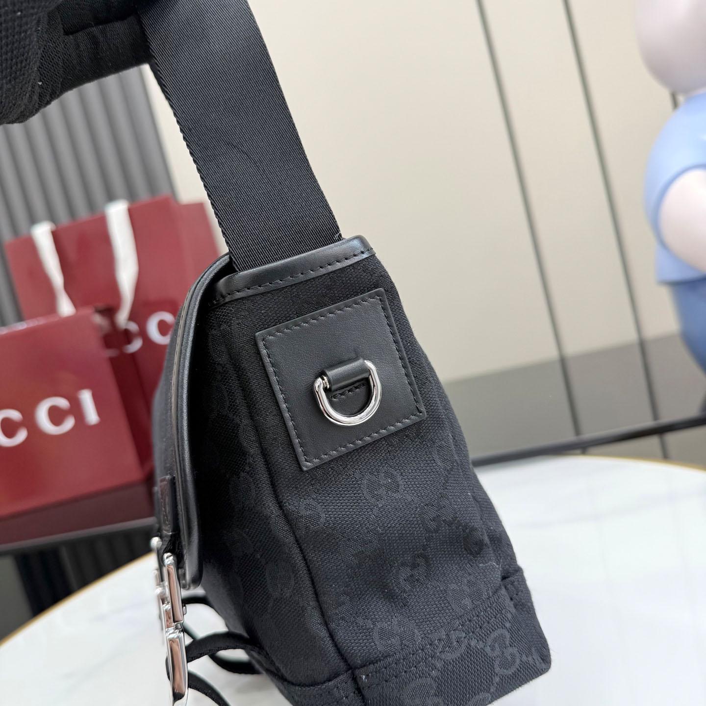 Gucci GG Canvas Small Crossbody Bag 854745 - DesignerGu