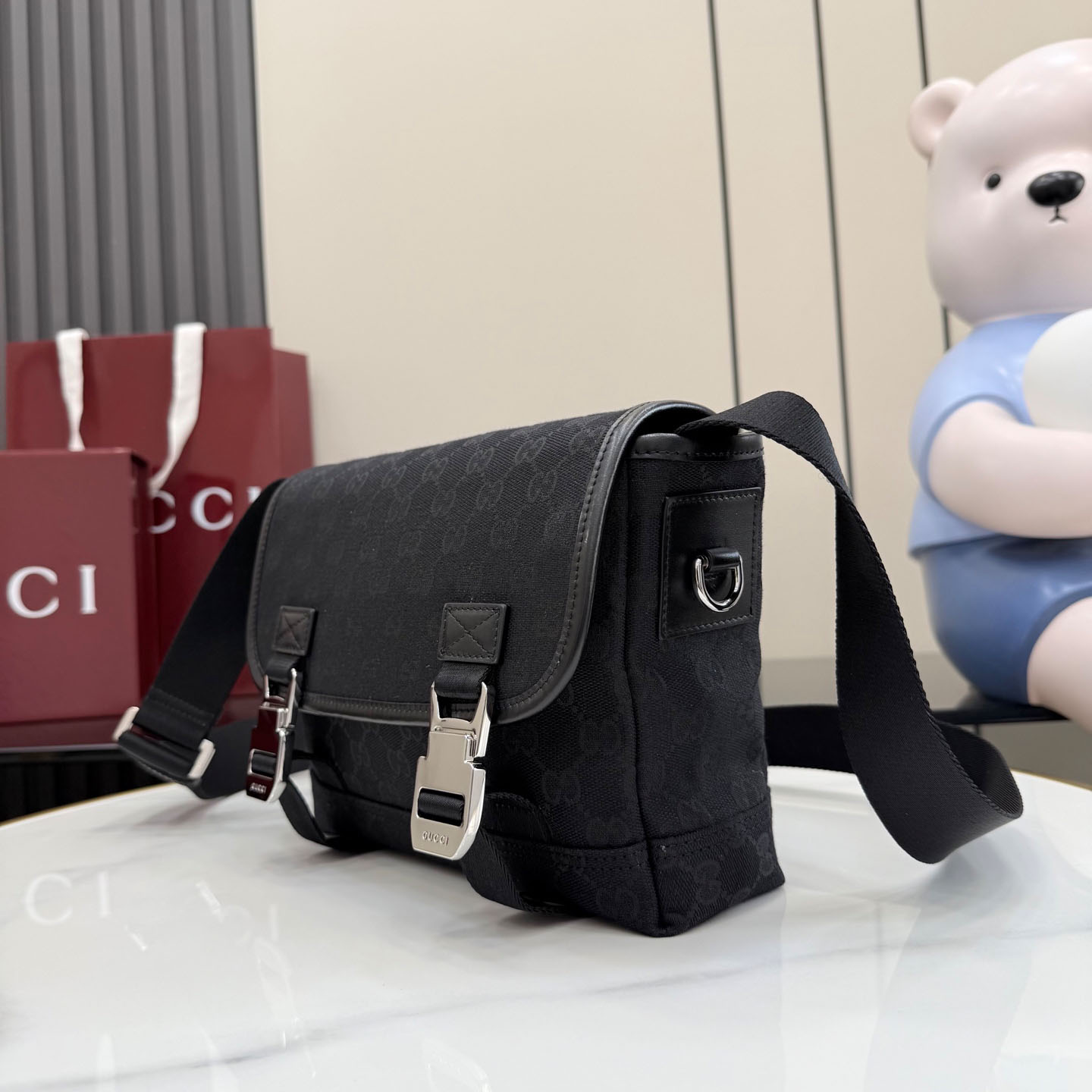 Gucci GG Canvas Small Crossbody Bag 854745 - DesignerGu