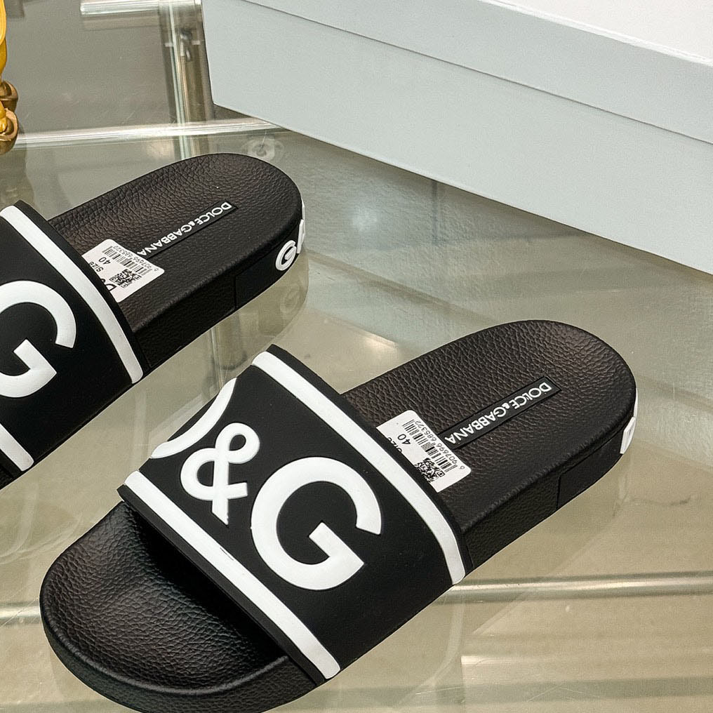 Dolce & Gabbana Rubber Beachwear Sliders With DG Logo - DesignerGu