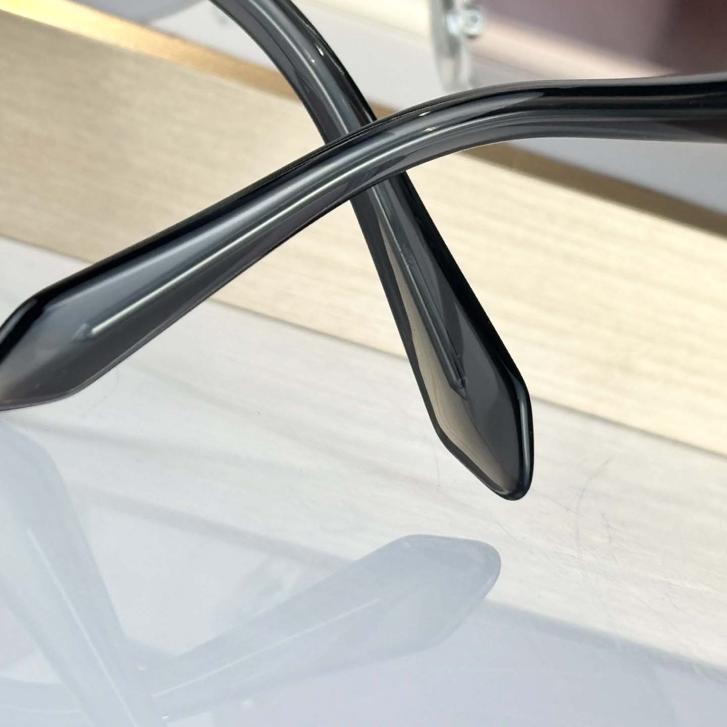 Bvlgari BV 1807LU Sunglasses      - DesignerGu